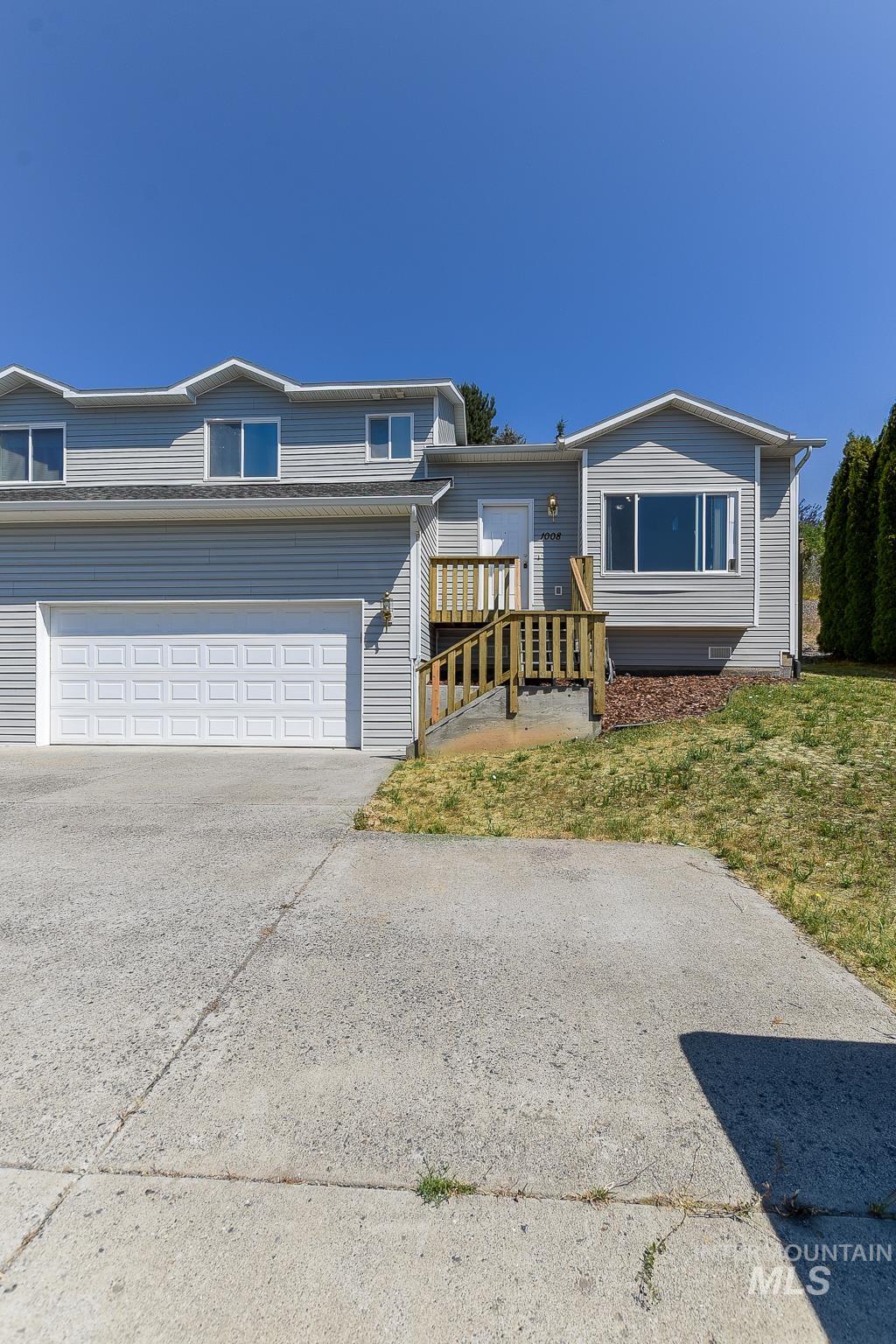 1008 Jefferson Ct Property Photo 4