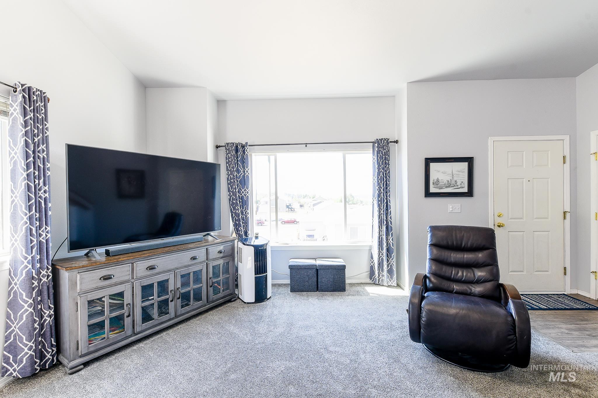 1008 Jefferson Ct Property Photo 8