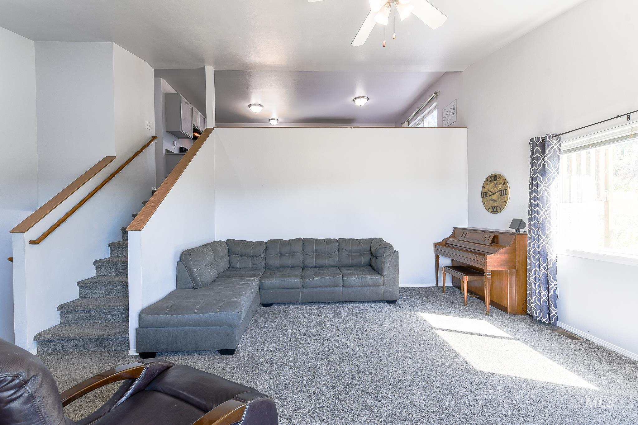 1008 Jefferson Ct Property Photo 9