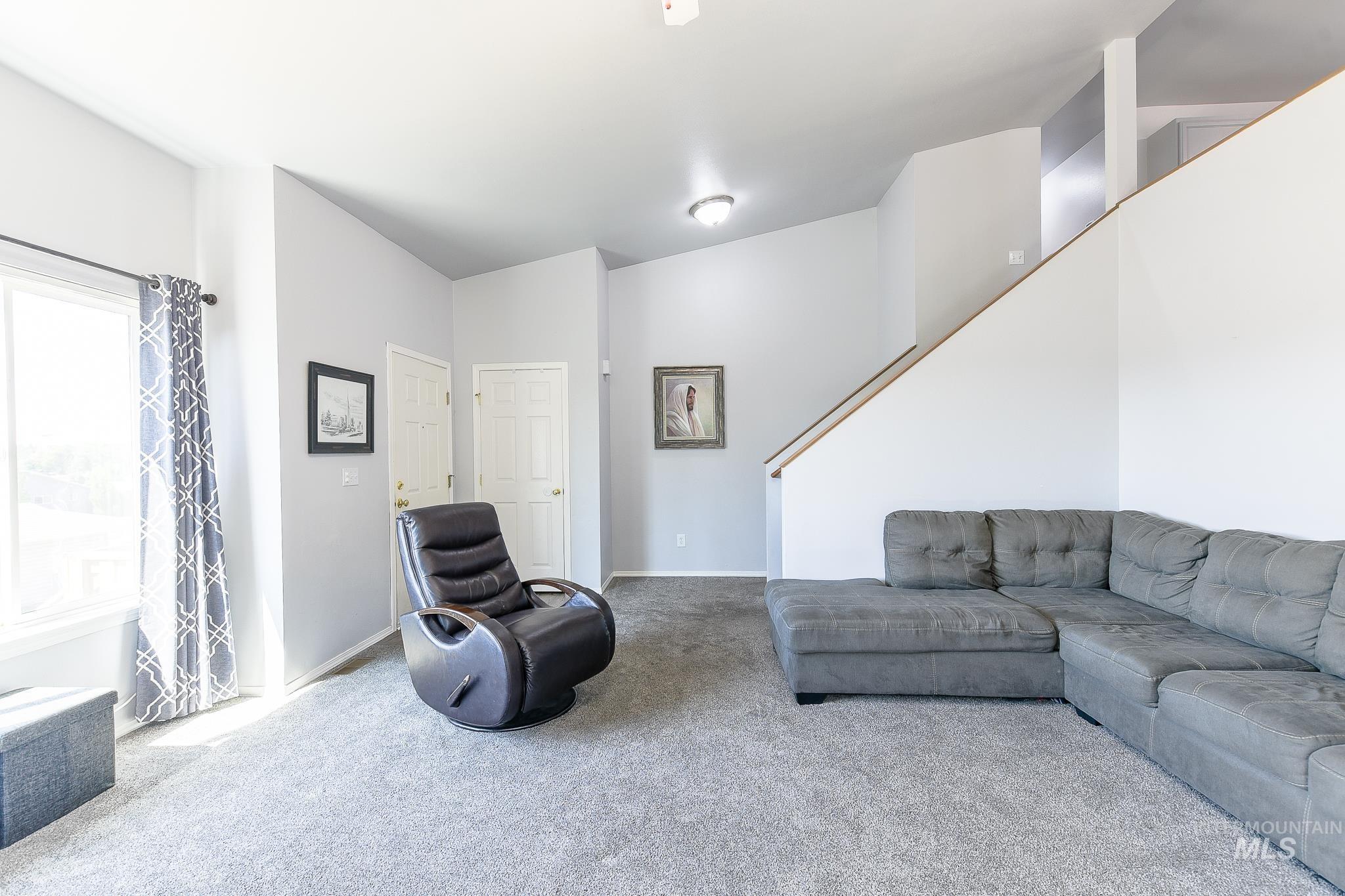 1008 Jefferson Ct Property Photo 10