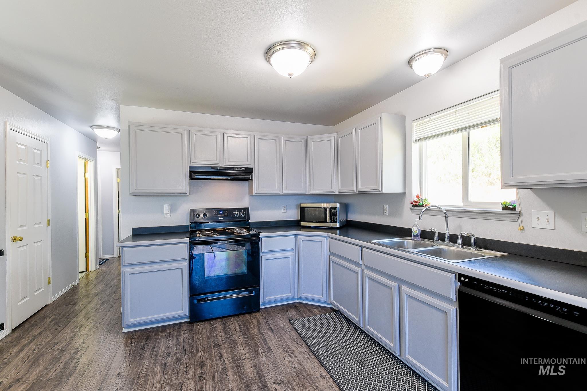 1008 Jefferson Ct Property Photo 14