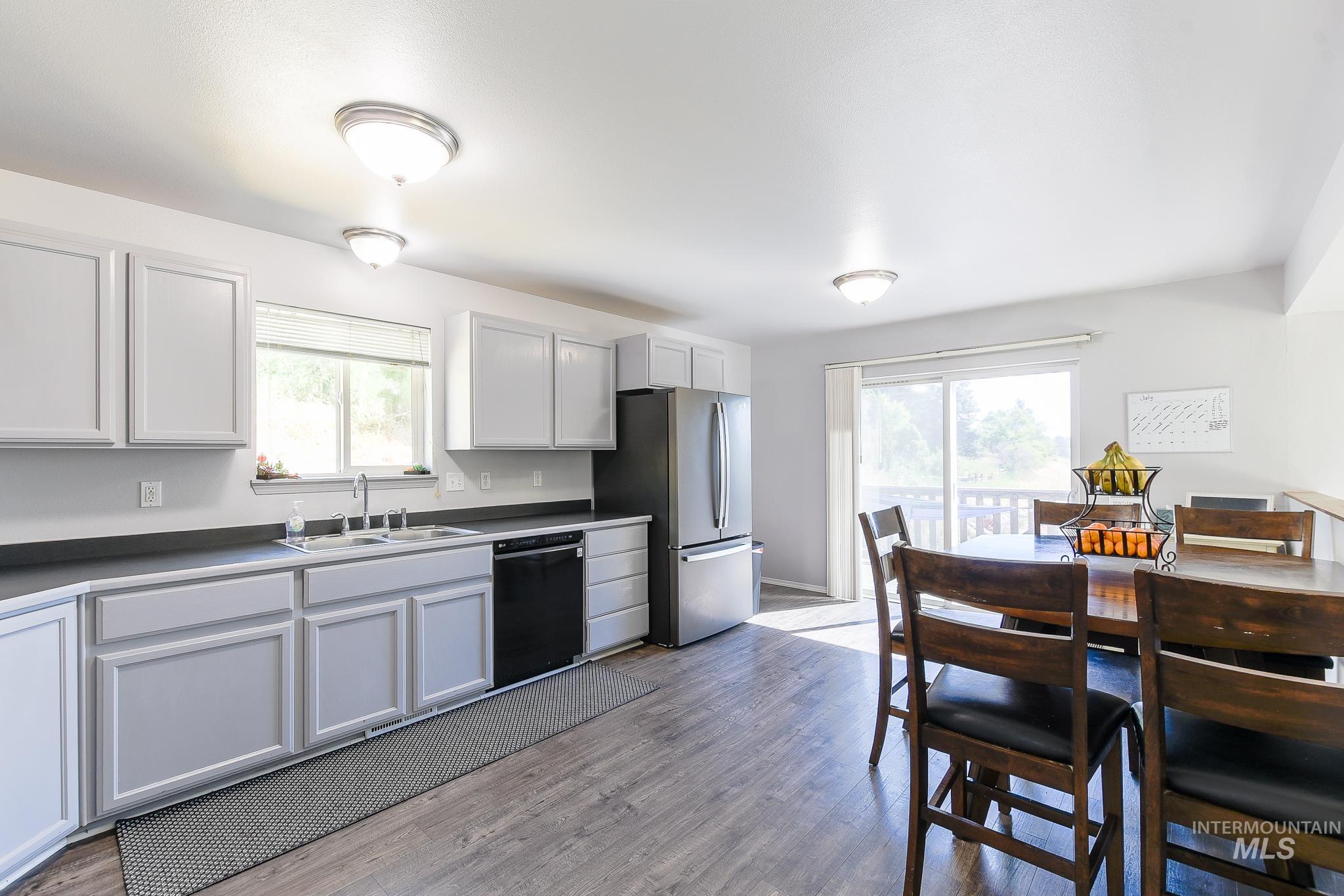 1008 Jefferson Ct Property Photo 16