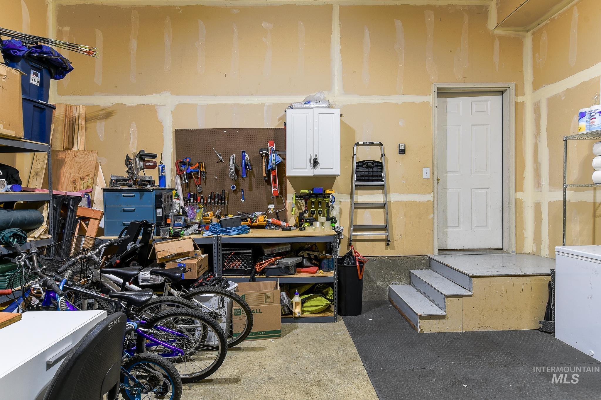 1008 Jefferson Ct Property Photo 38