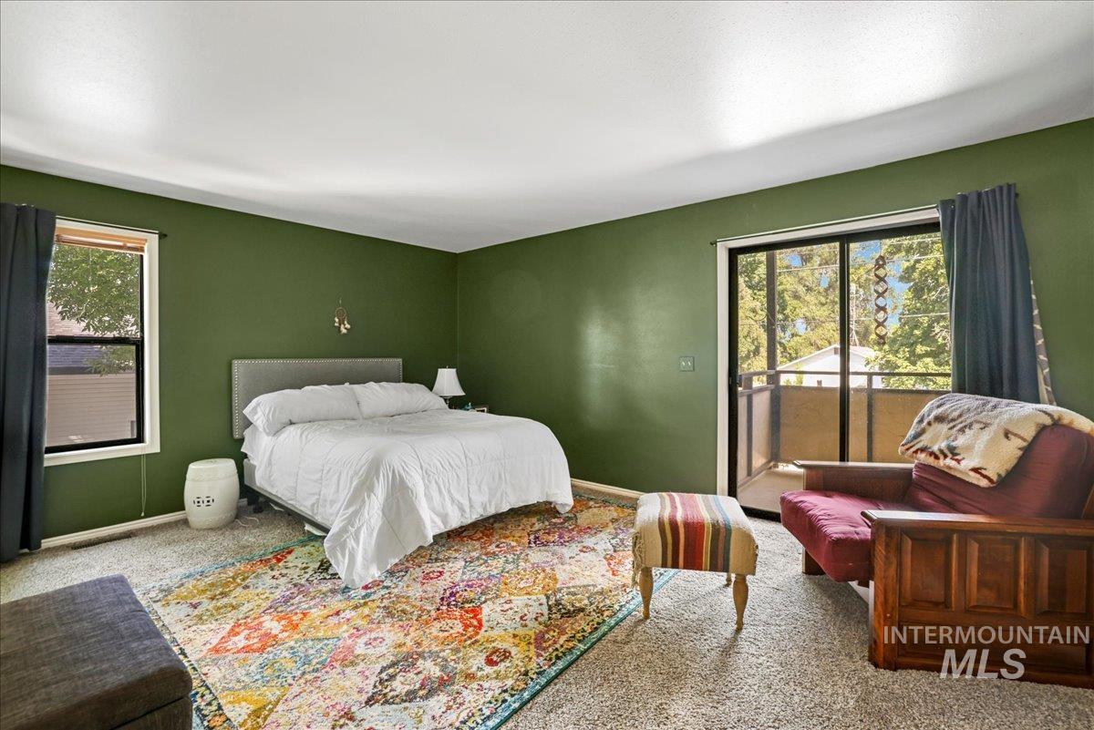 355 Elm St N Property Photo 8