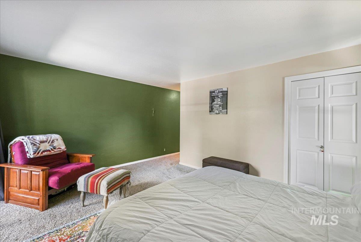 355 Elm St N Property Photo 9