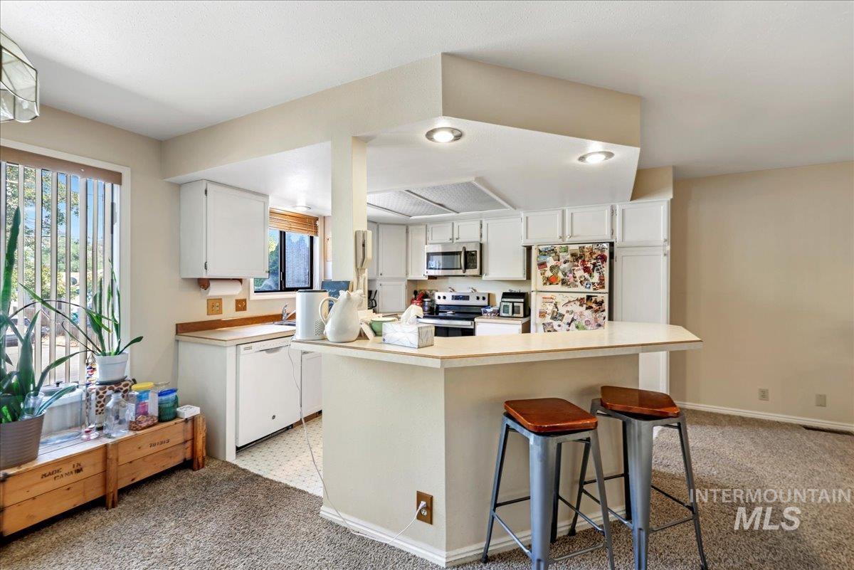 355 Elm St N Property Photo 11