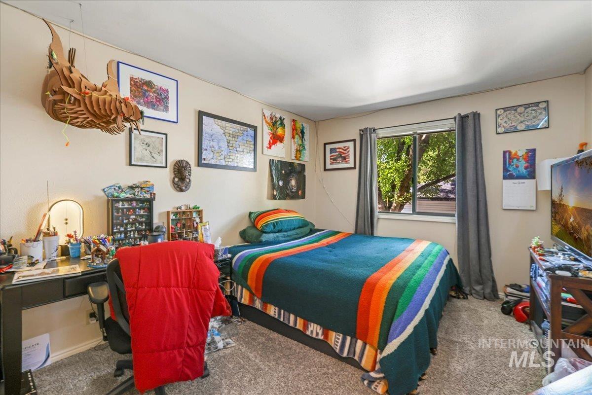 355 Elm St N Property Photo 17