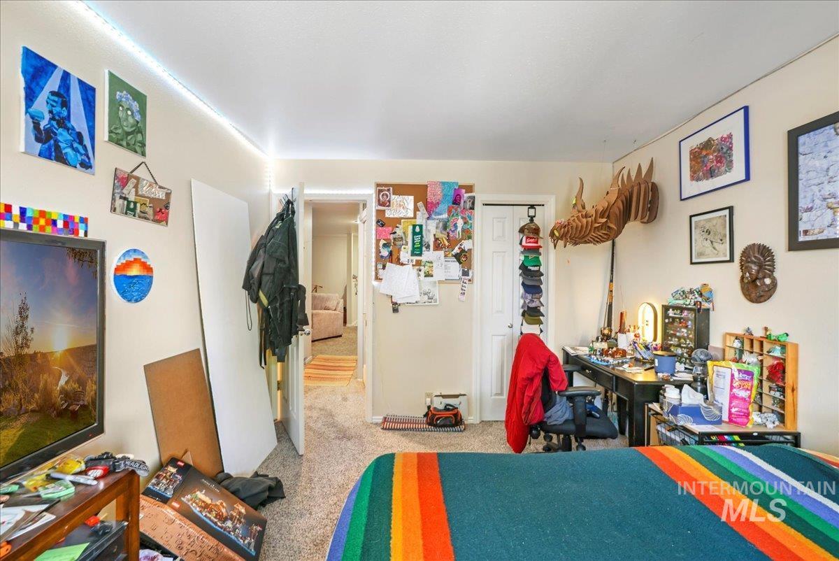 355 Elm St N Property Photo 18