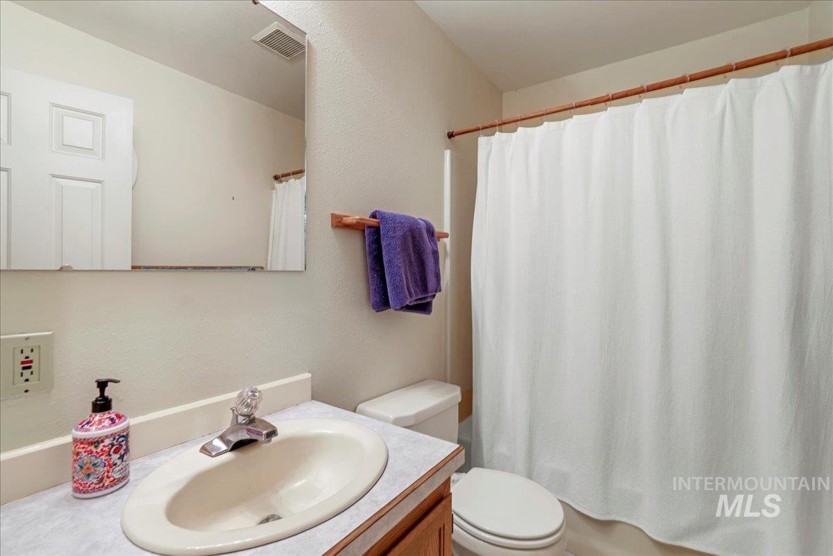 355 Elm St N Property Photo 19