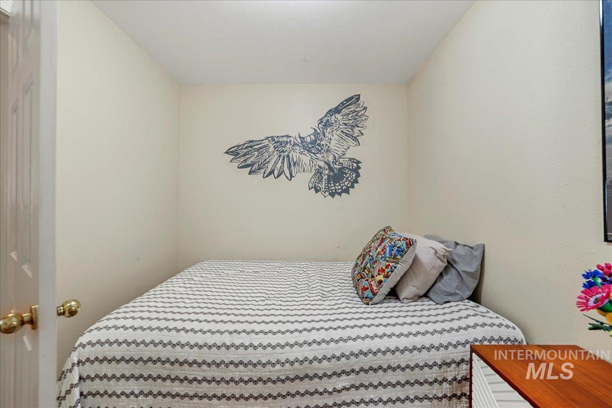 355 Elm St N Property Photo 21