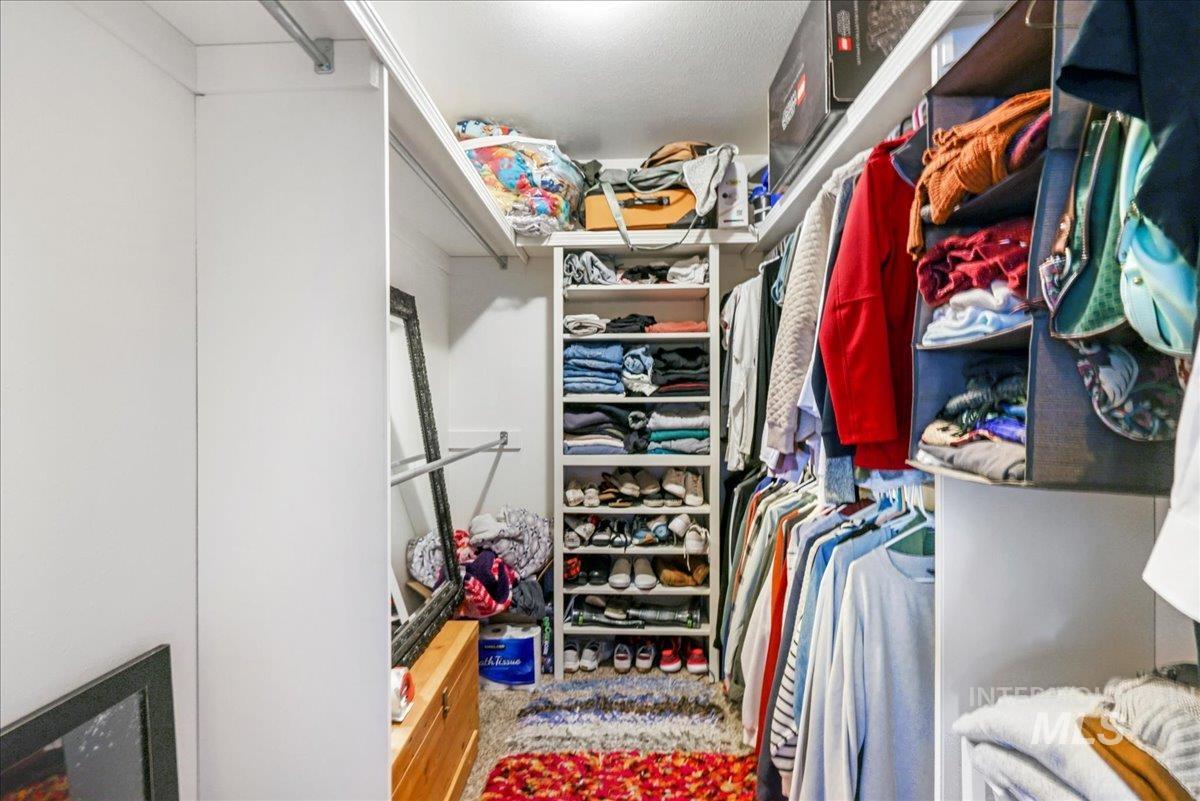 355 Elm St N Property Photo 23