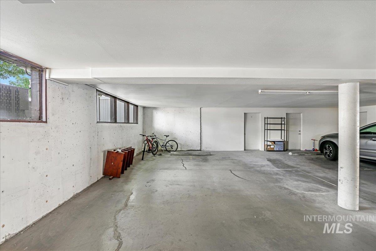 355 Elm St N Property Photo 24