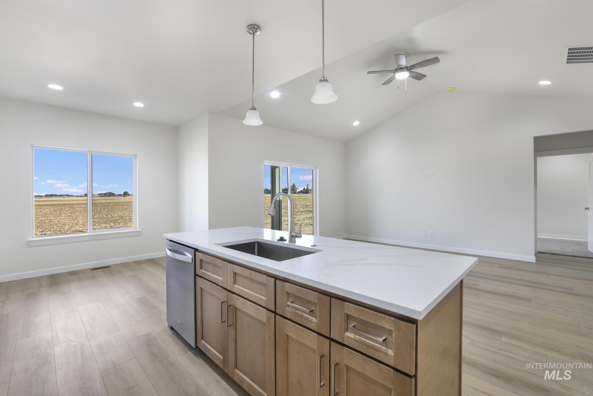 906 23rd Ave E Property Photo 11