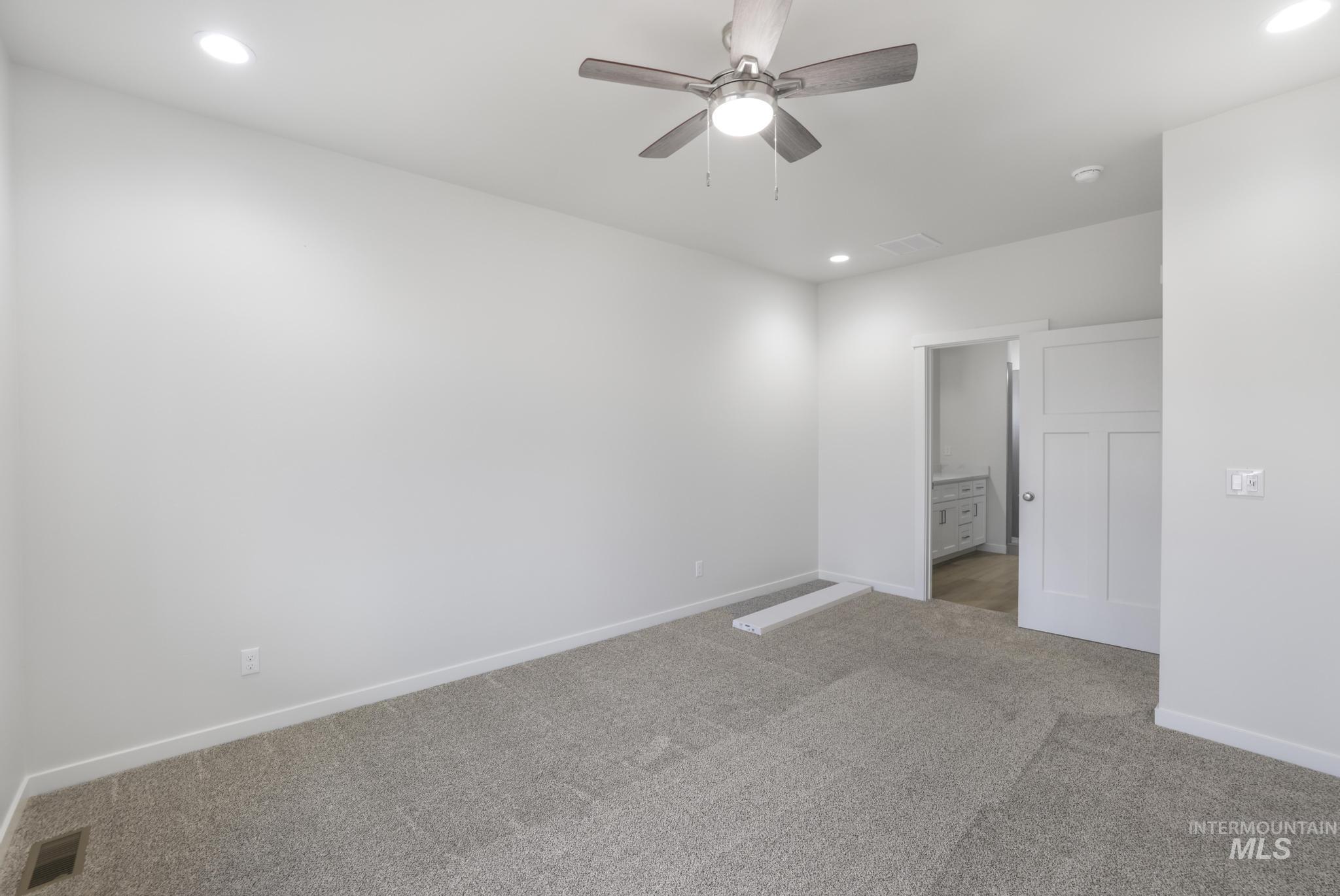 906 23rd Ave E Property Photo 14