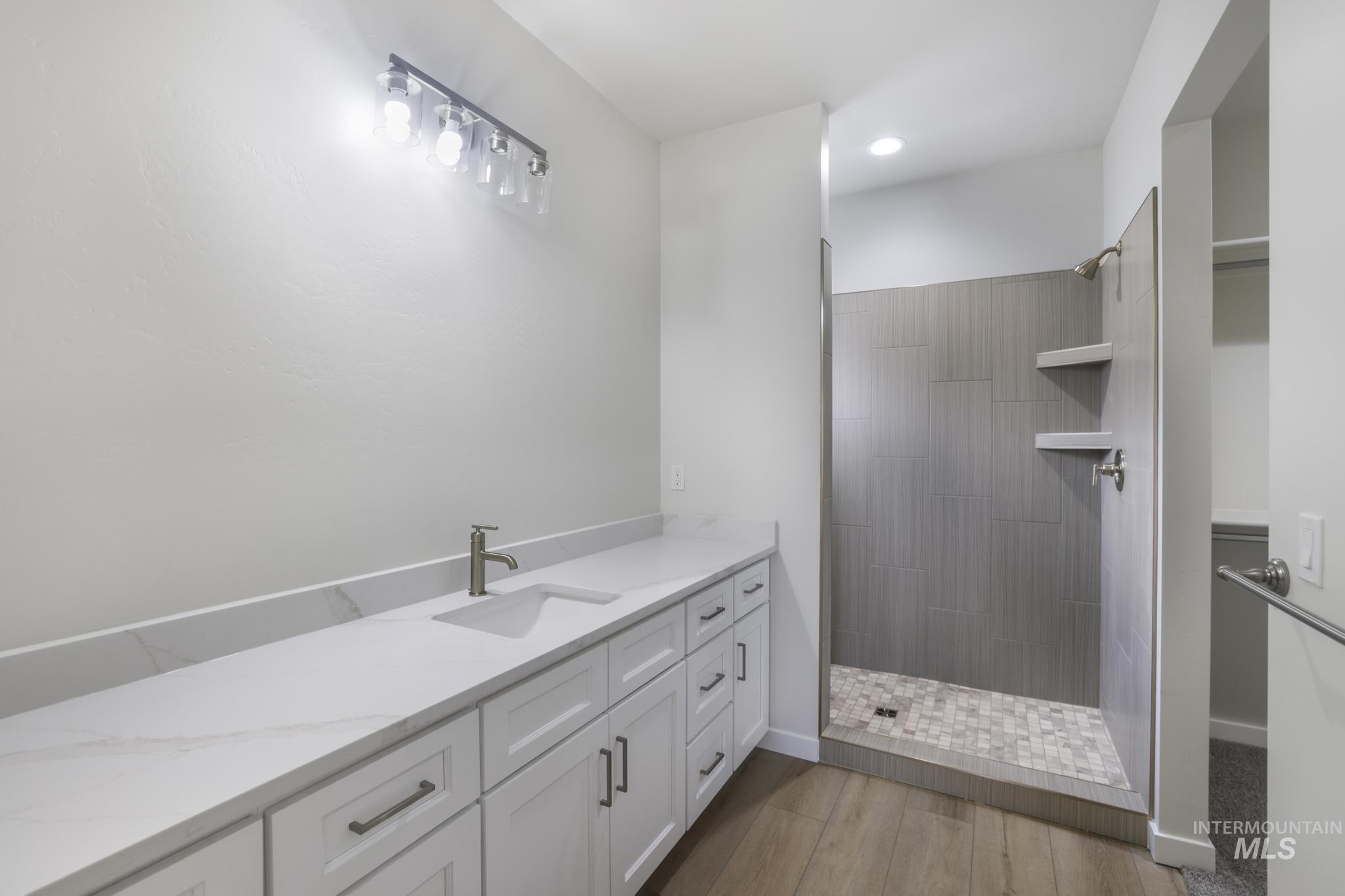 906 23rd Ave E Property Photo 15