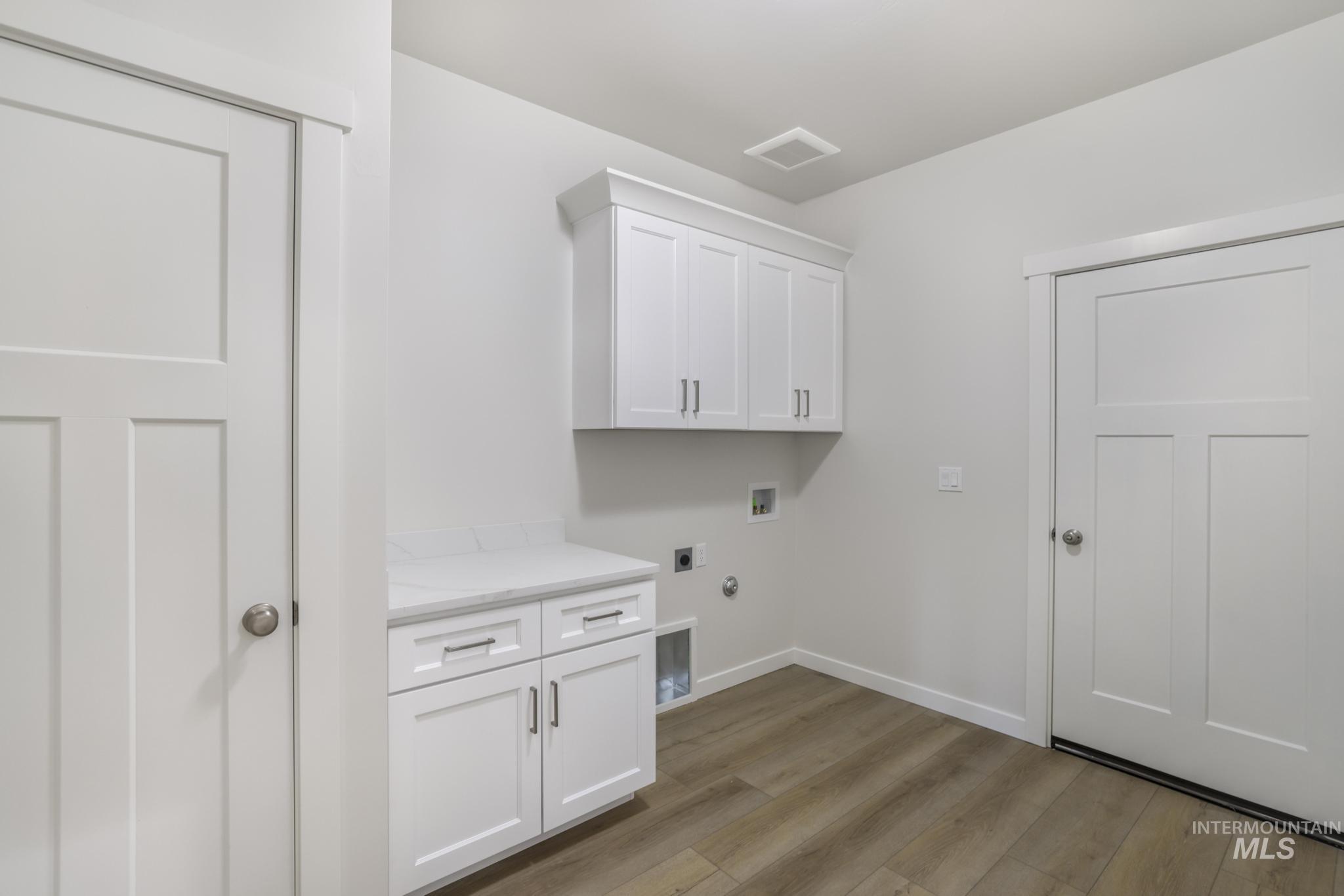 906 23rd Ave E Property Photo 16