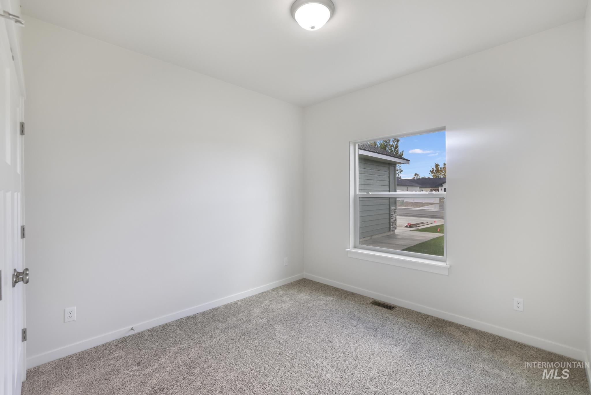 906 23rd Ave E Property Photo 20