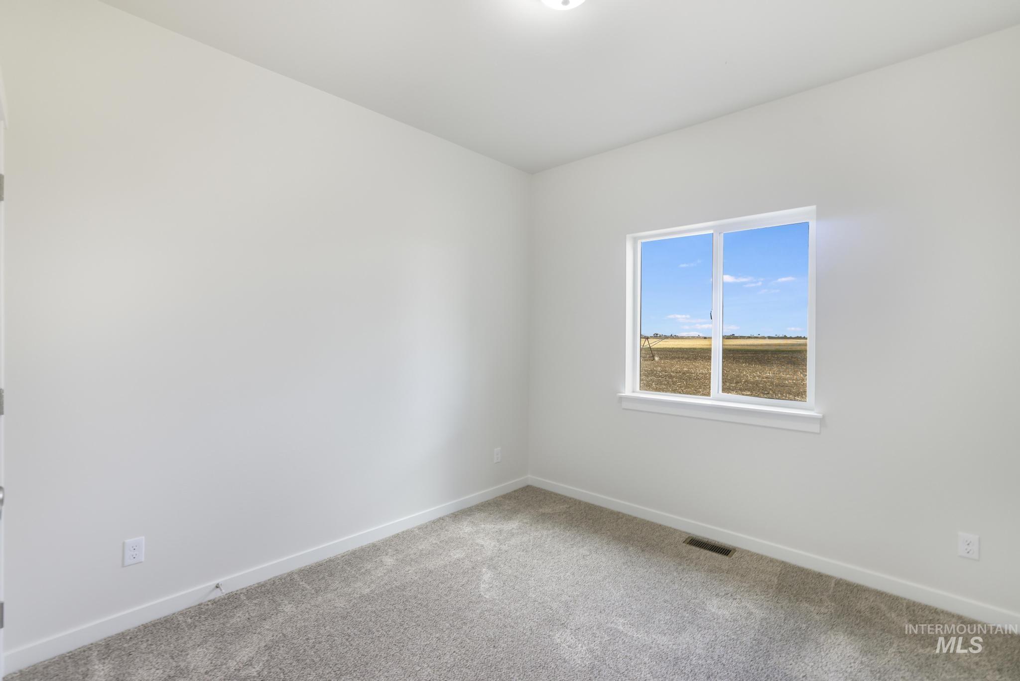 906 23rd Ave E Property Photo 24