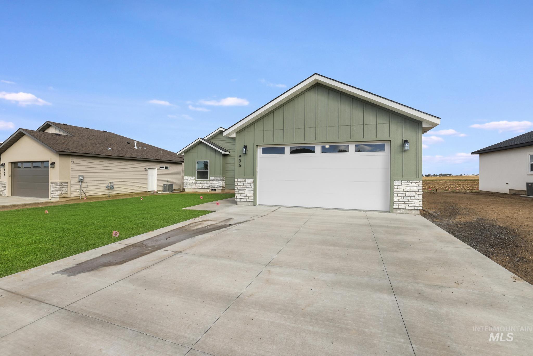 906 23rd Ave E Property Photo 27