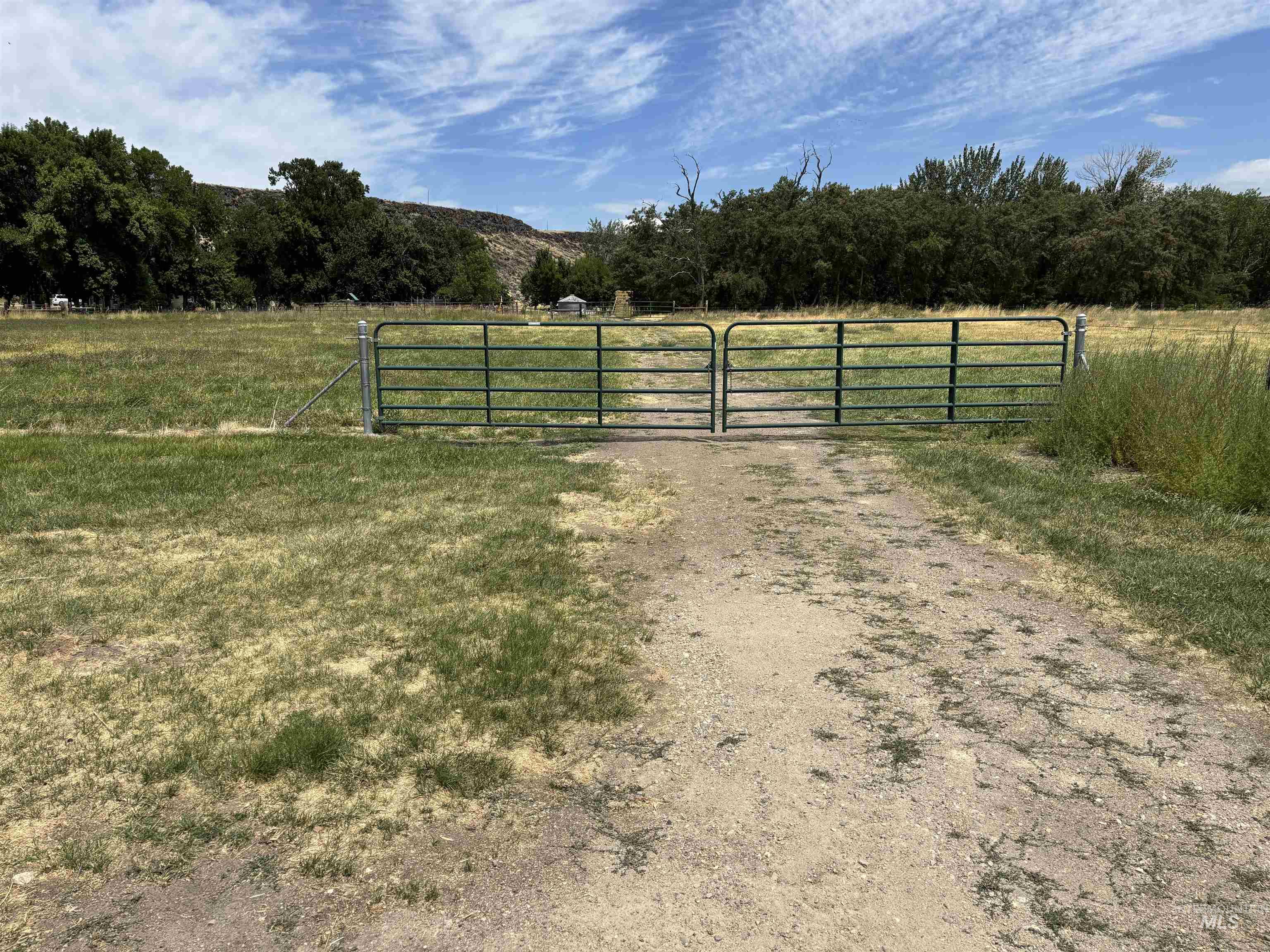 6870 Mayfield Rd Property Photo 27