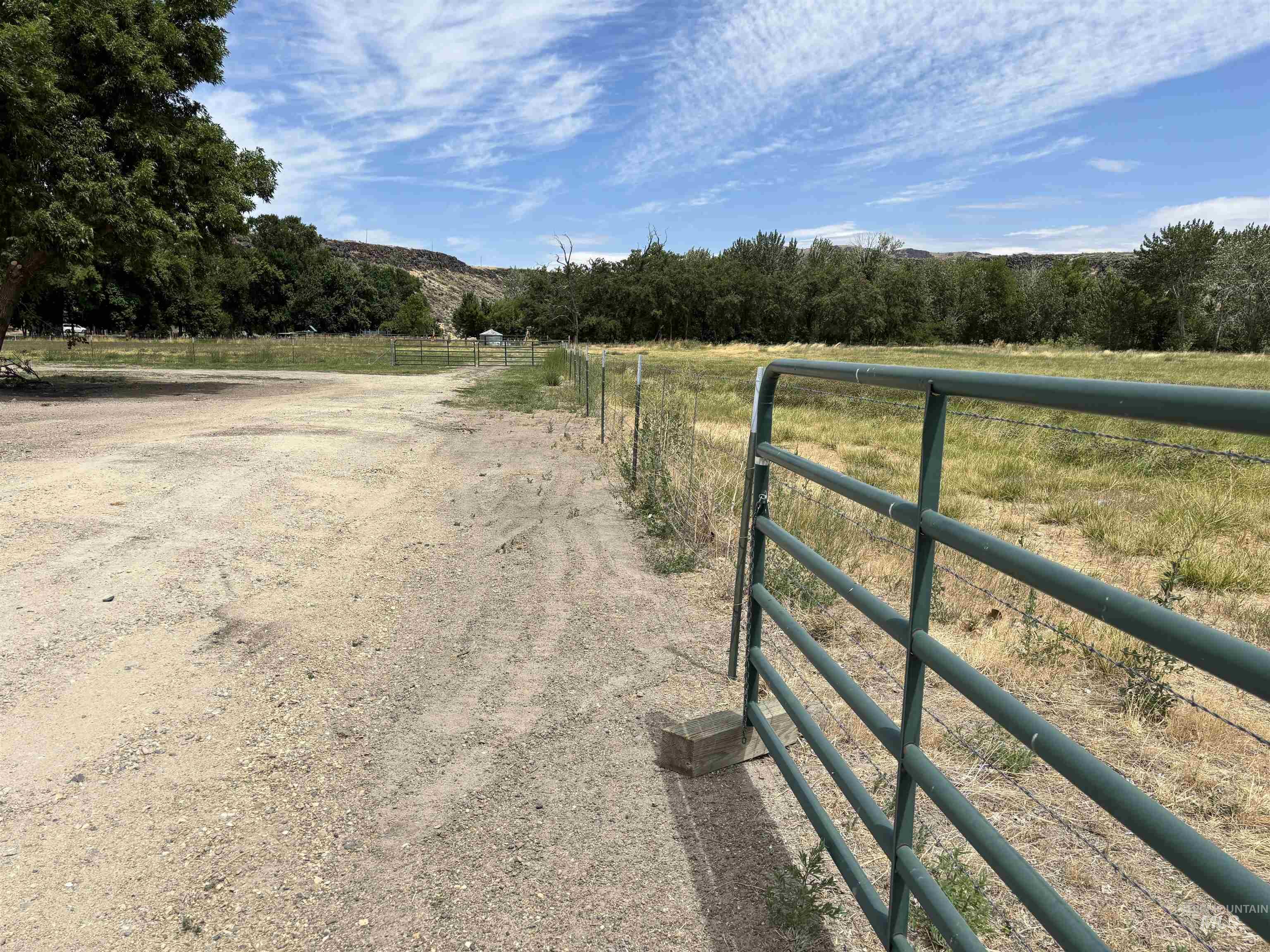 6870 Mayfield Rd Property Photo 28