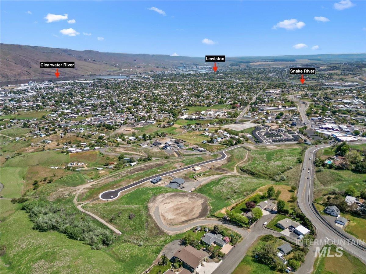 1685 Bennett Hill Drive Property Photo 4