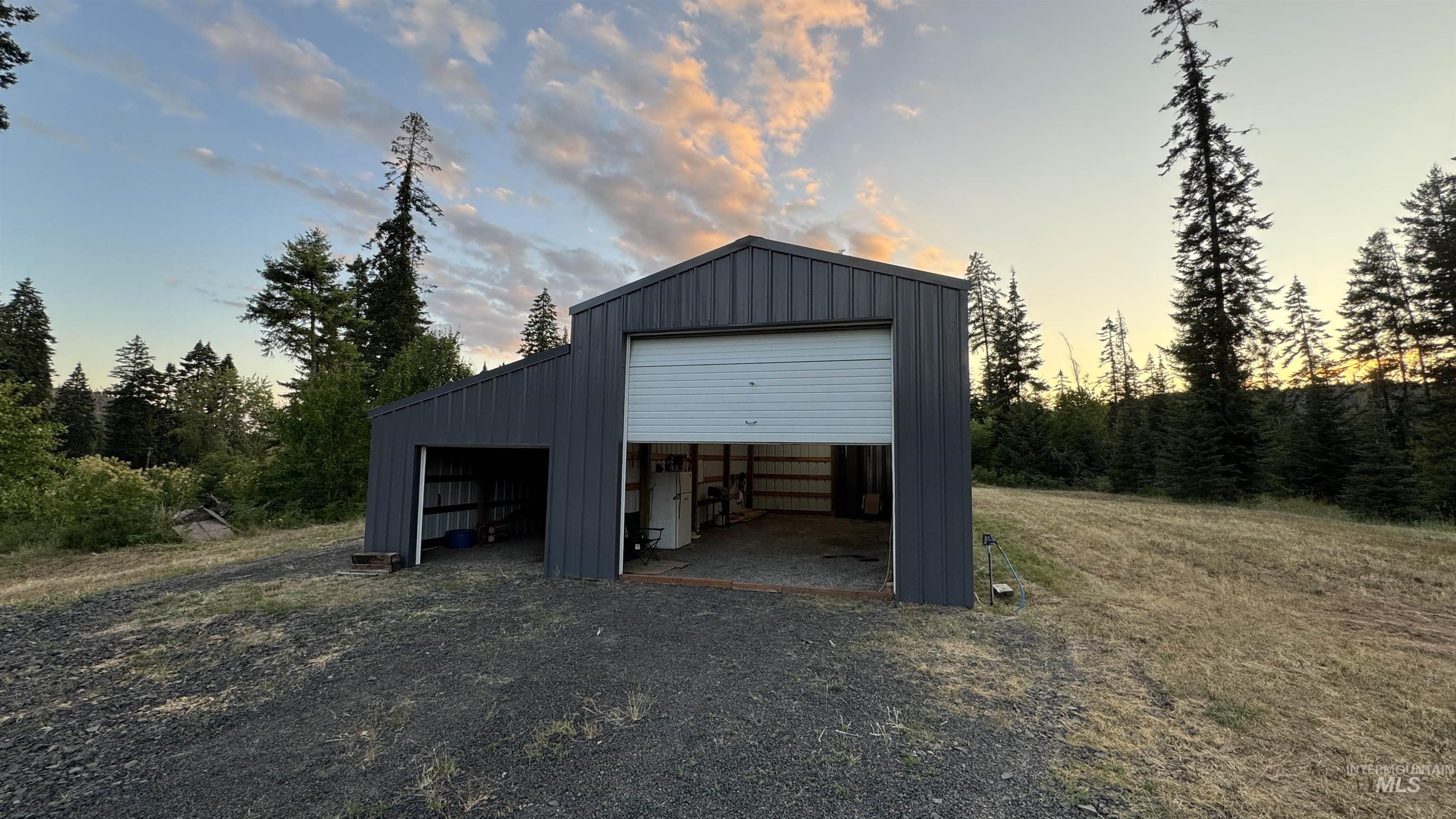 1156 Huckleberry Butte Rd Property Photo 1