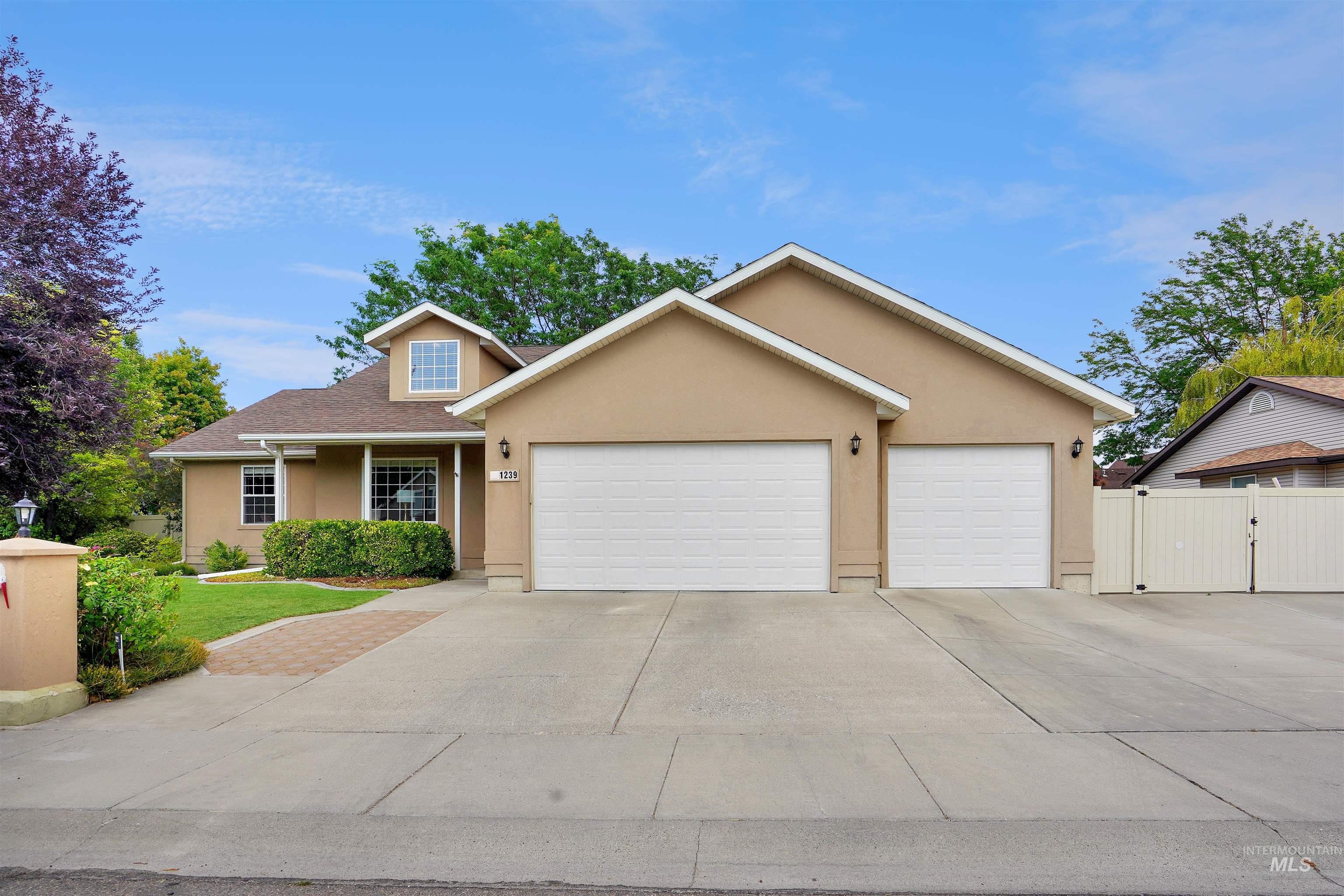1239 Brundage Circle Property Photo 1