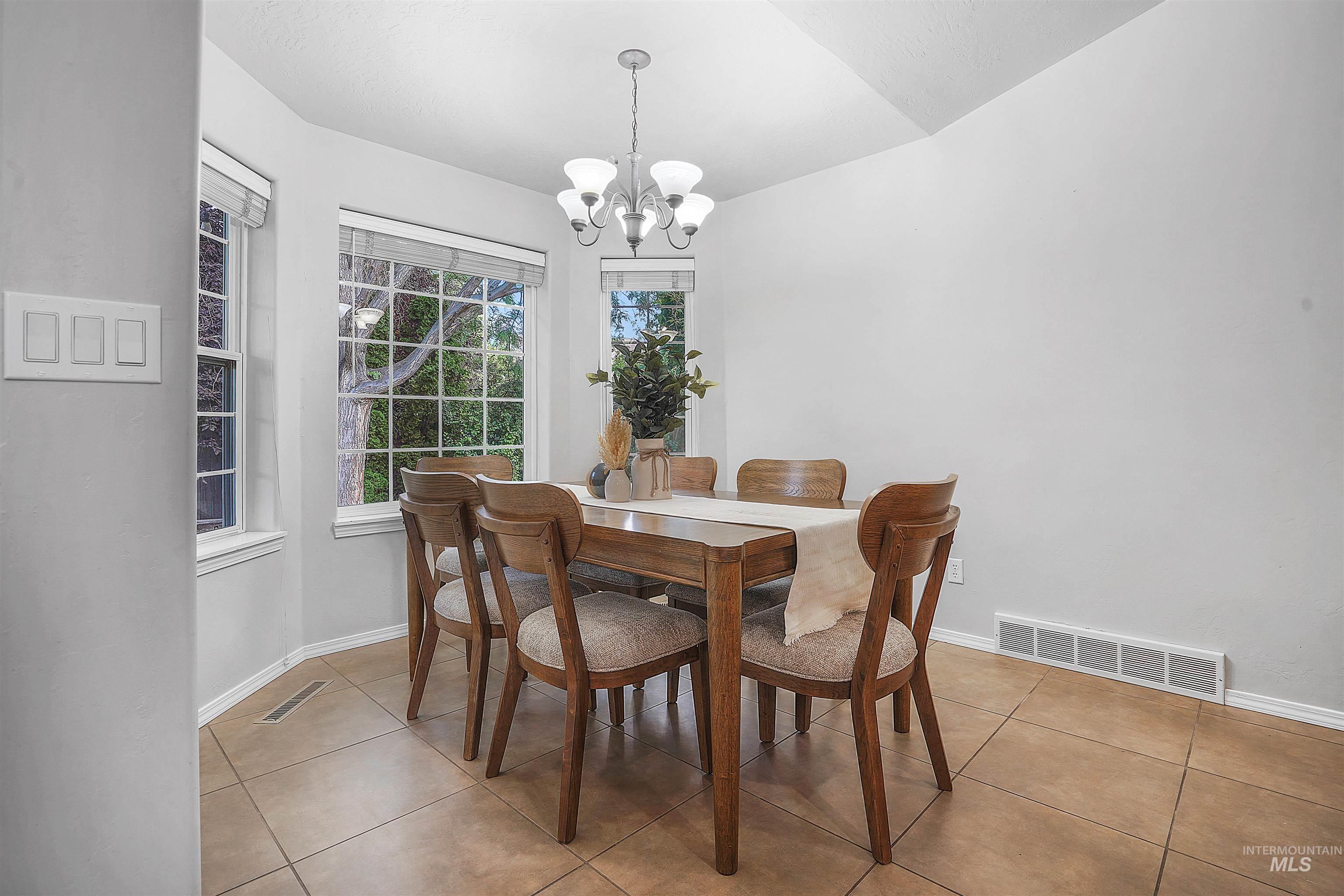 1239 Brundage Circle Property Photo 9