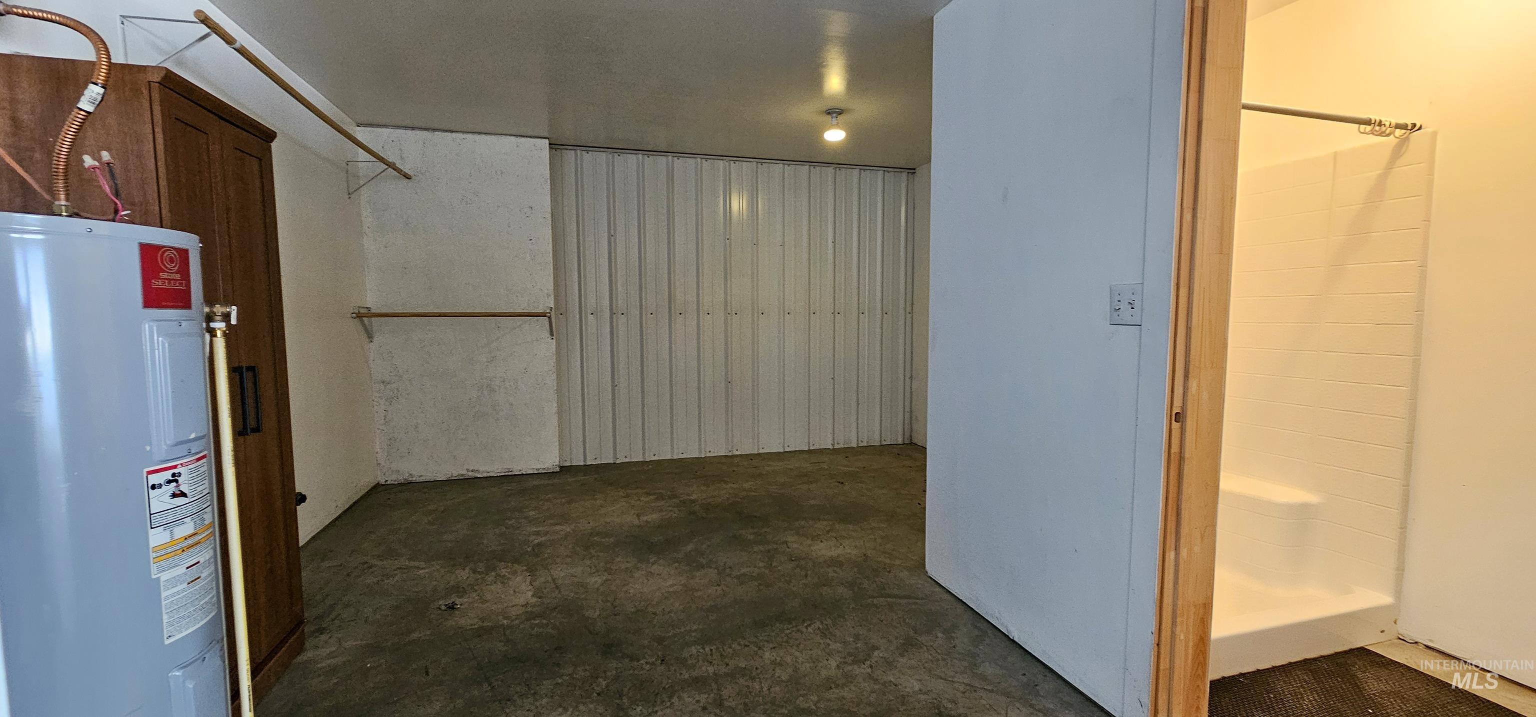 30 S Commercial St Property Photo 5