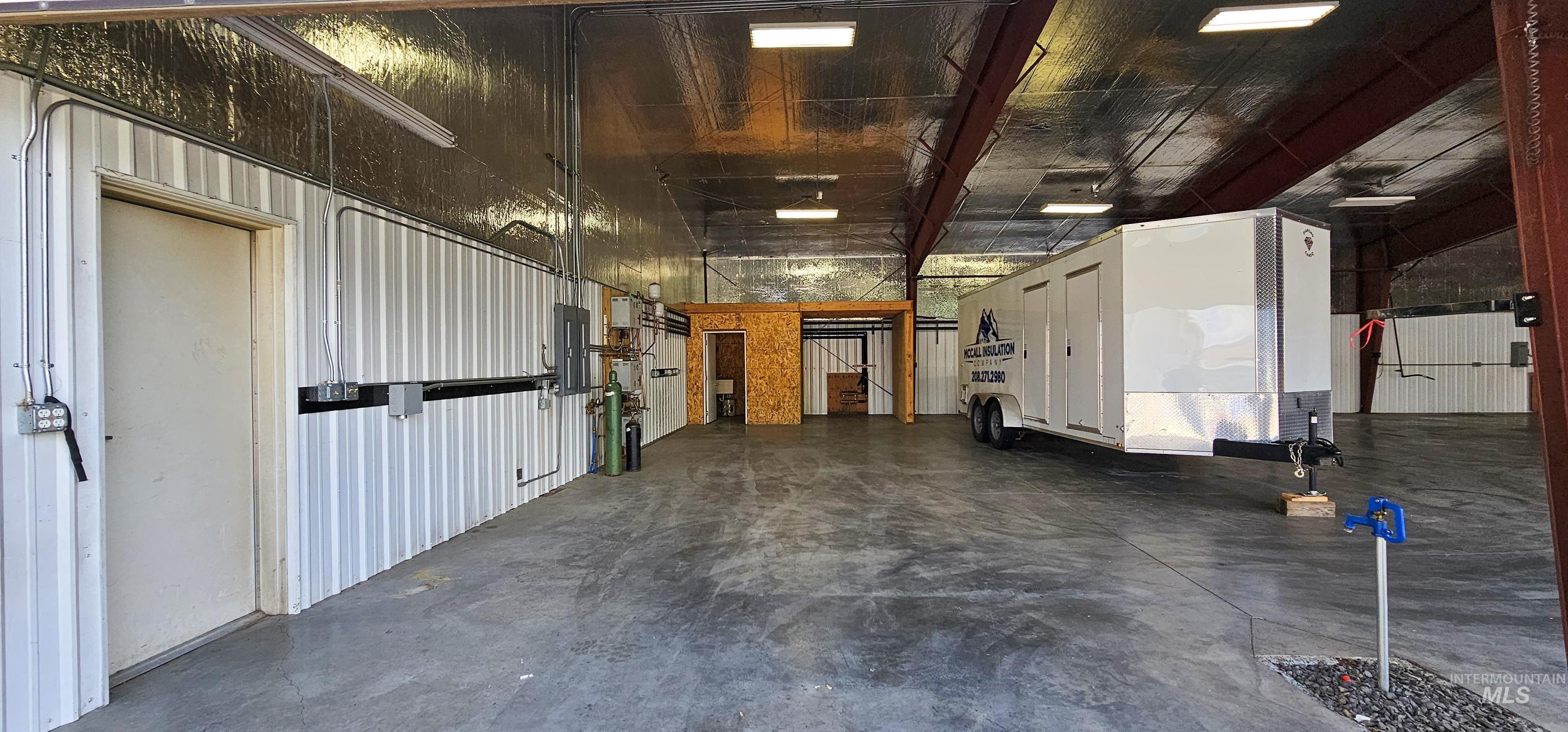 30 S Commercial St Property Photo 11