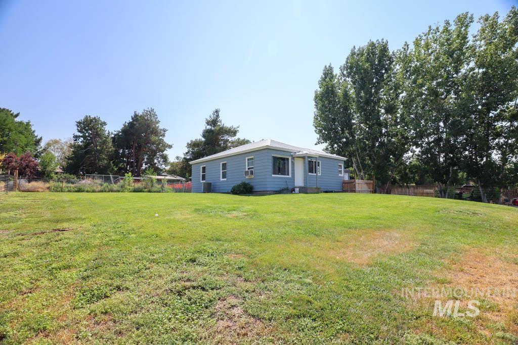 140 N Iowa Ave Property Photo 23