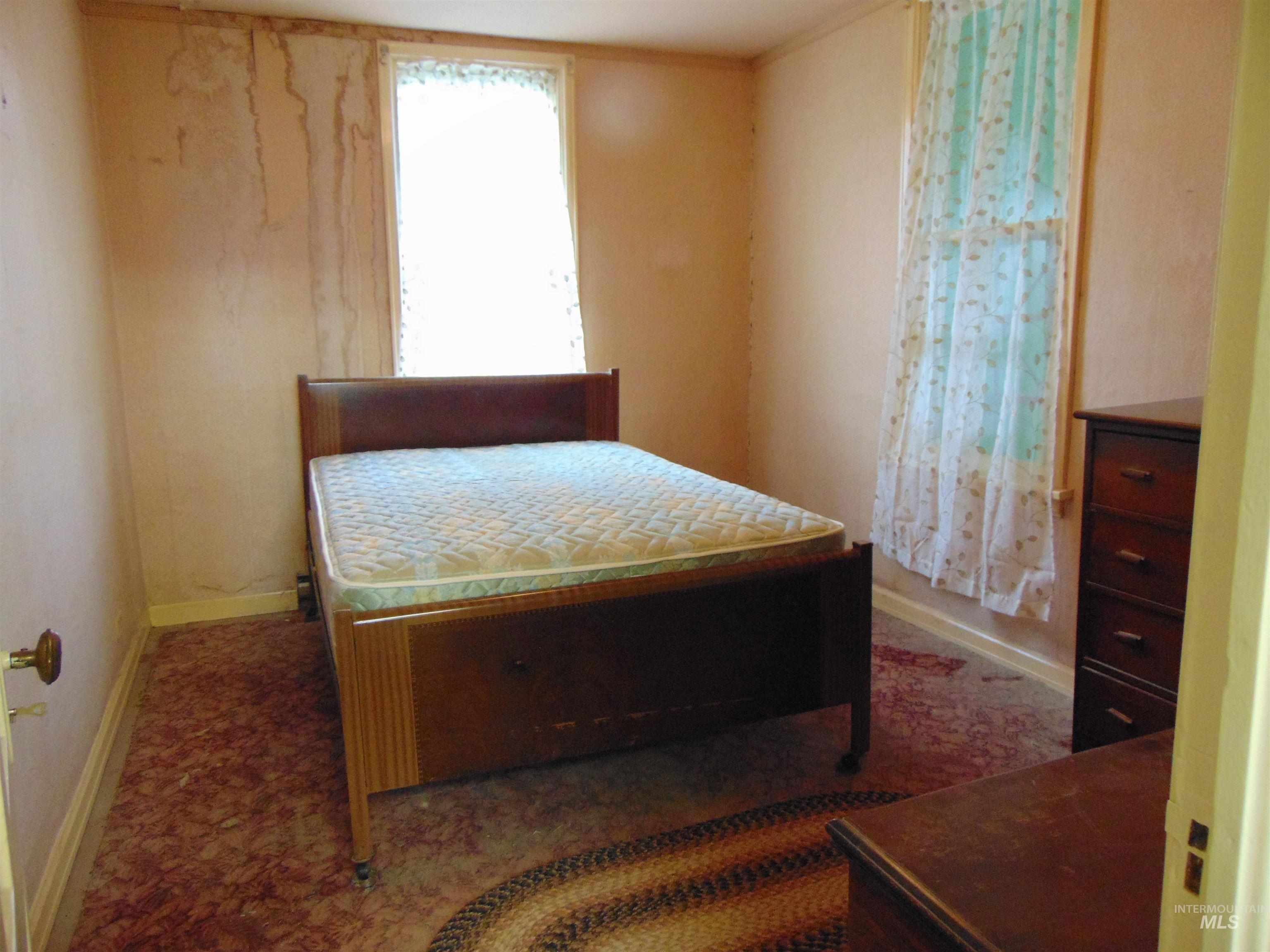 233 Glenn Street Property Photo 4