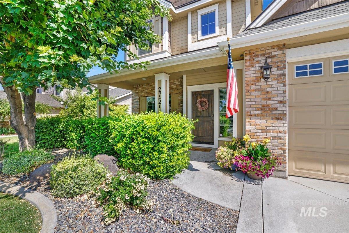 2757 Carriage Way Property Photo 4