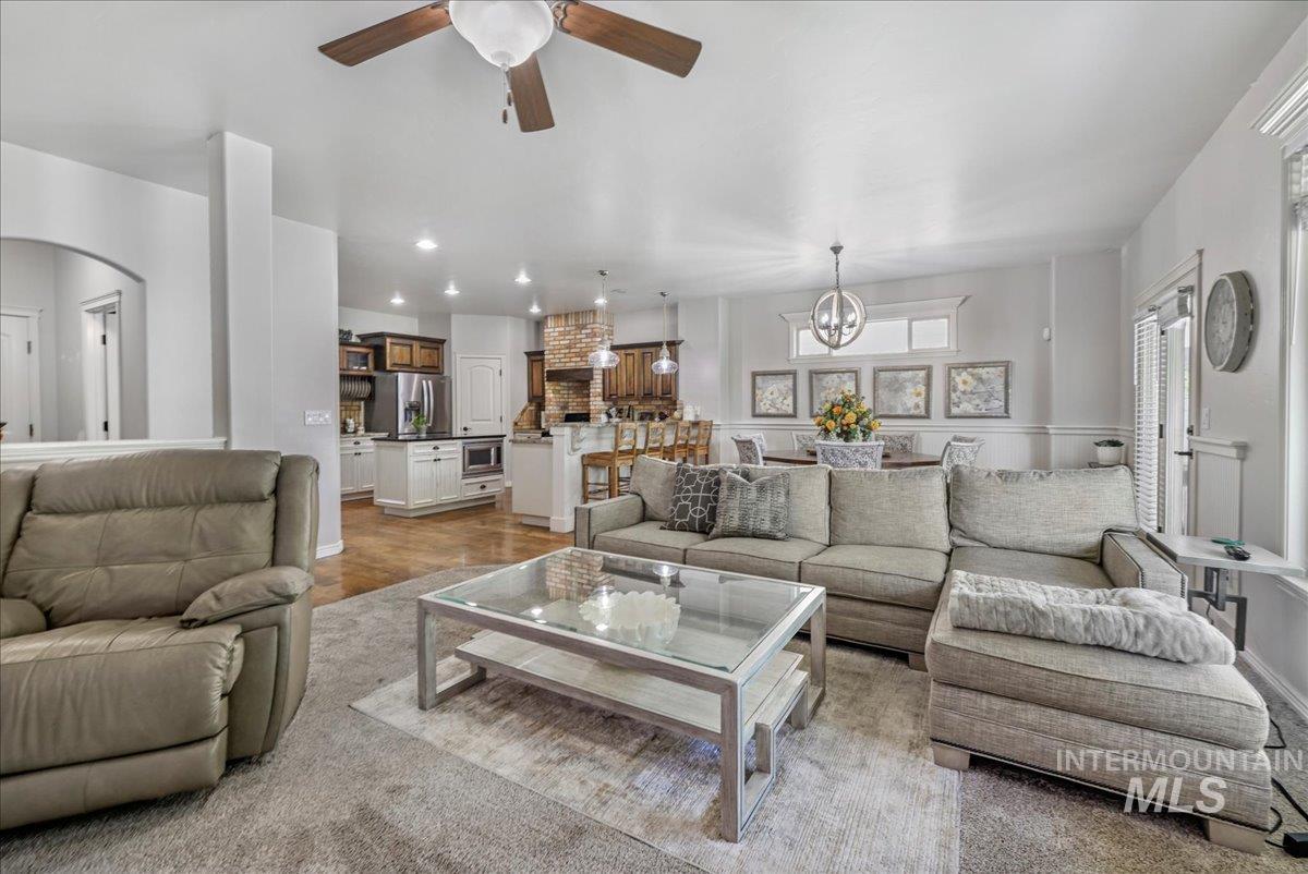 2757 Carriage Way Property Photo 9