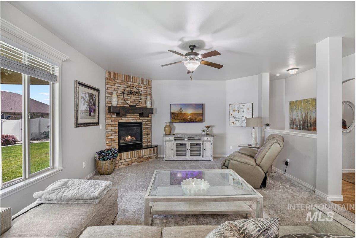 2757 Carriage Way Property Photo 10