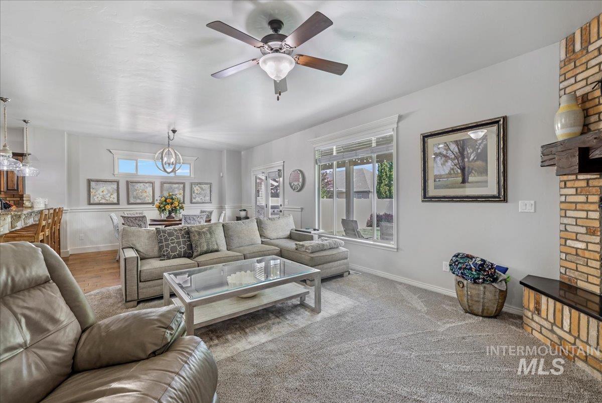 2757 Carriage Way Property Photo 11