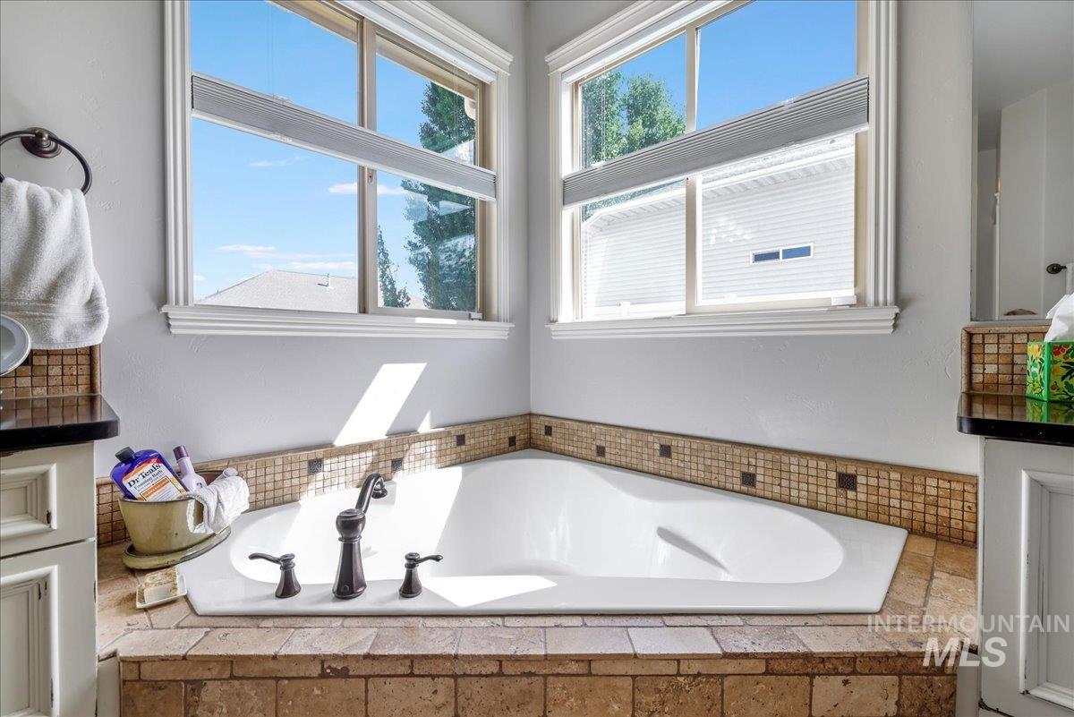 2757 Carriage Way Property Photo 26