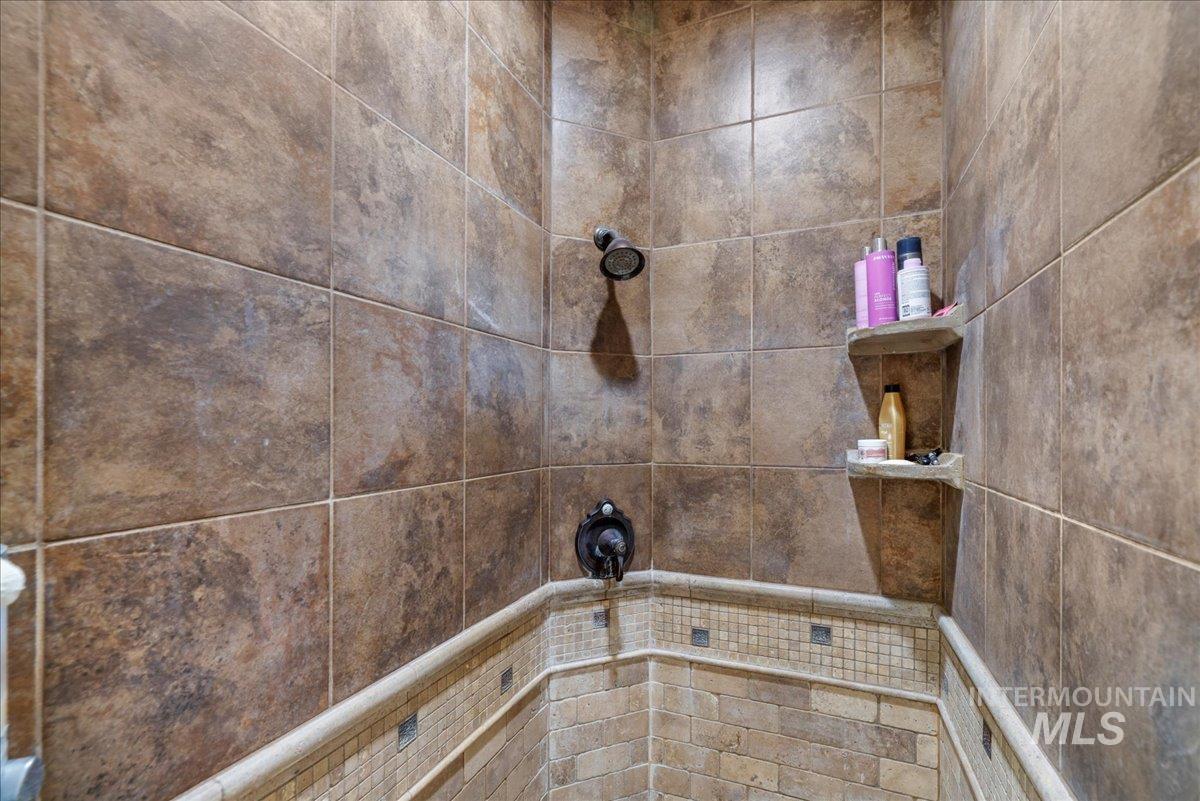 2757 Carriage Way Property Photo 27