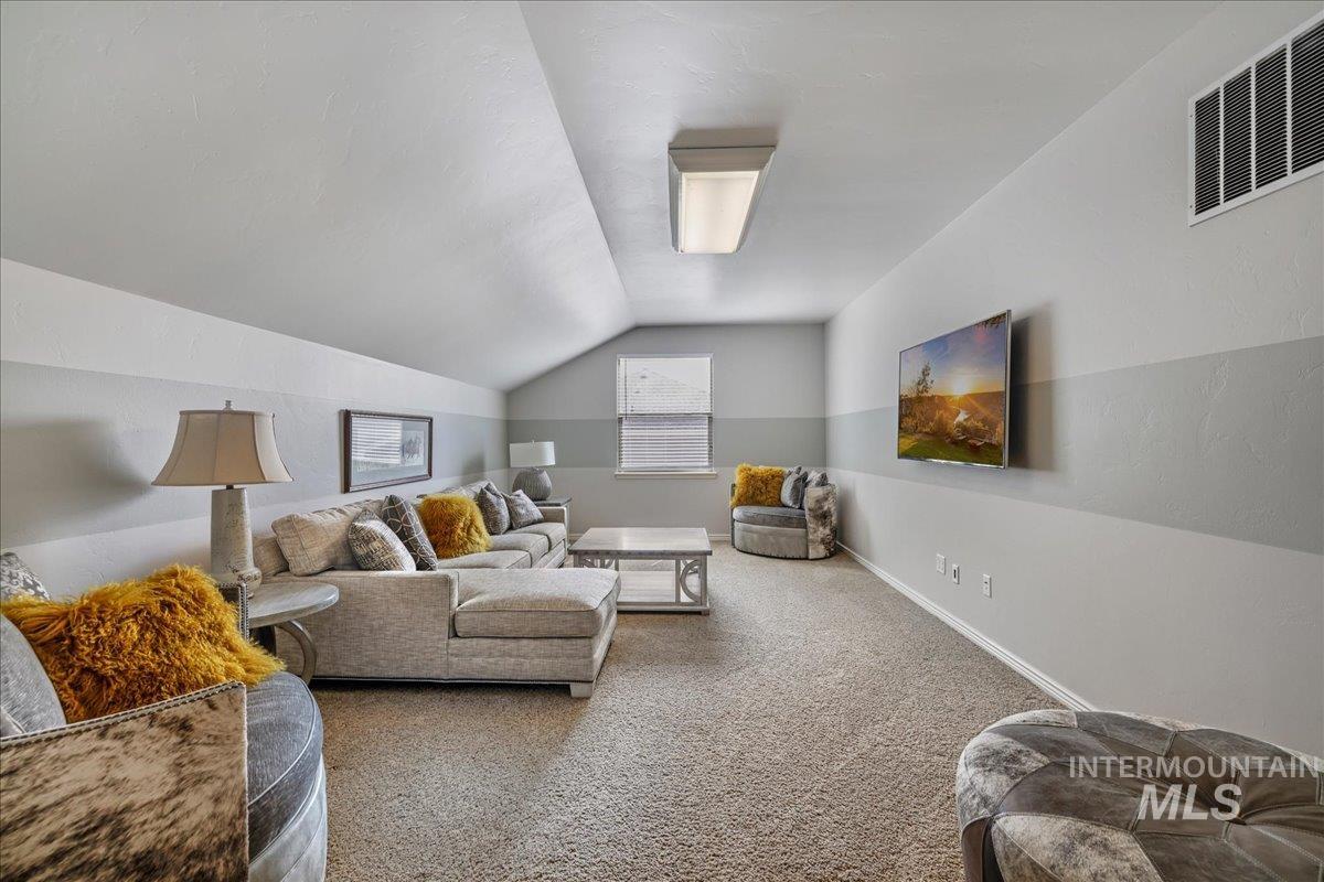 2757 Carriage Way Property Photo 38