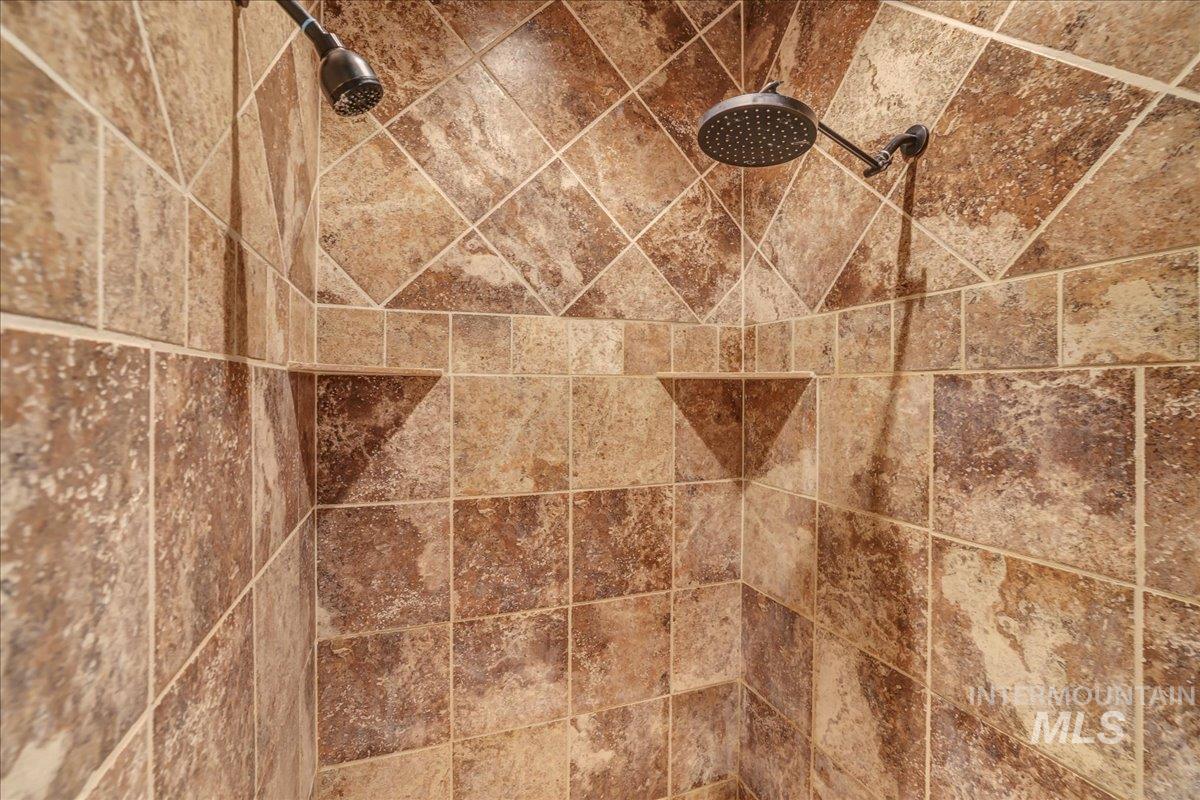 2137 Settlers Ln Property Photo 17