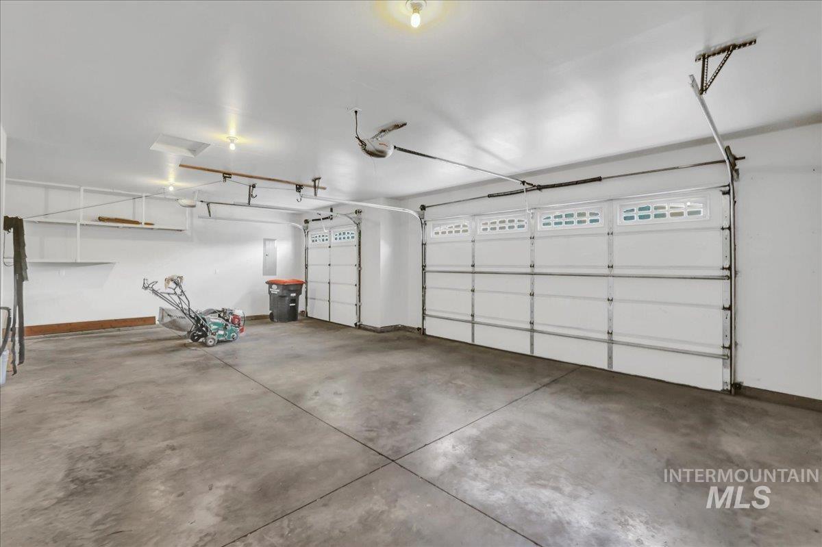 2137 Settlers Ln Property Photo 34