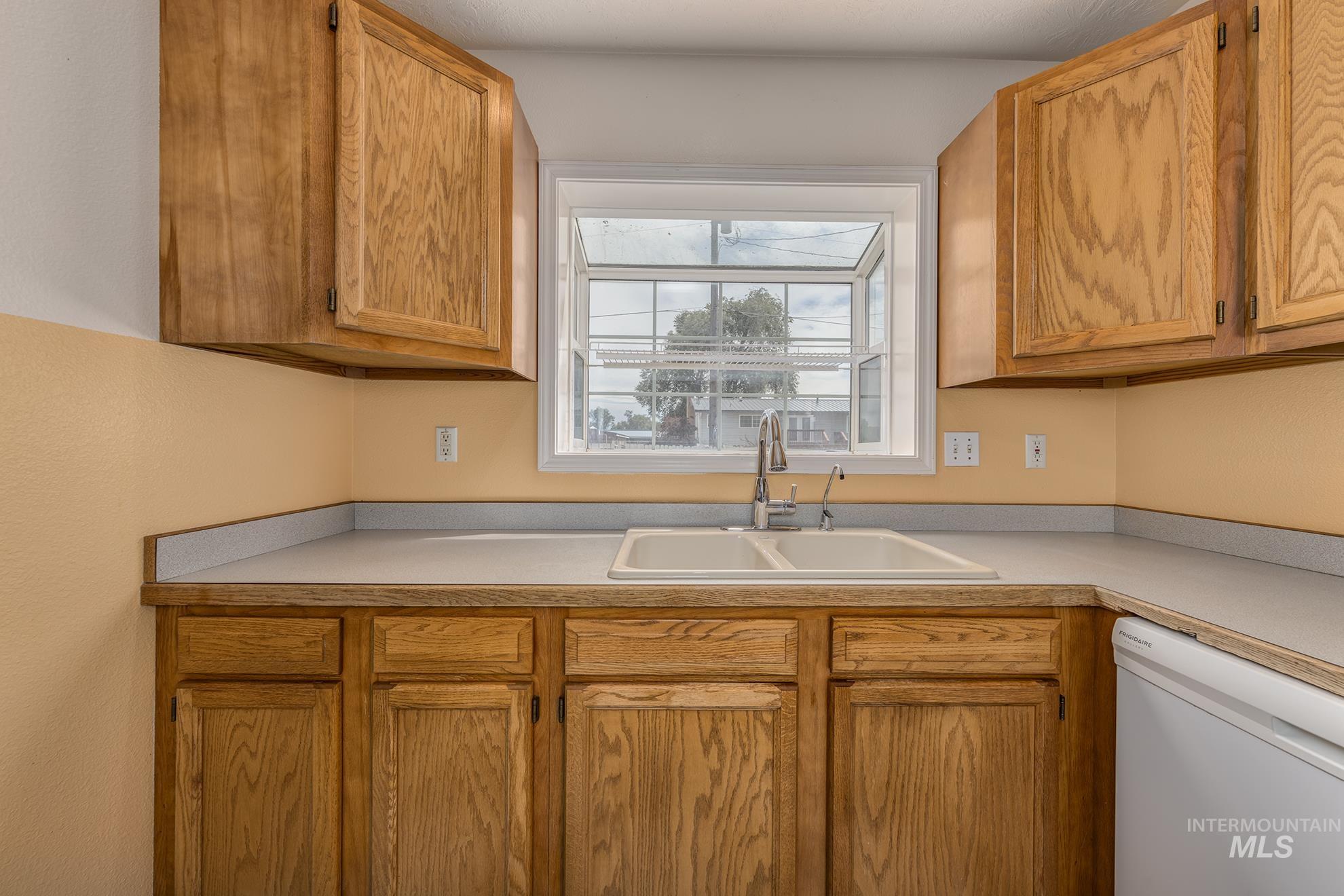 803 Ehrgood Ave Property Photo 16