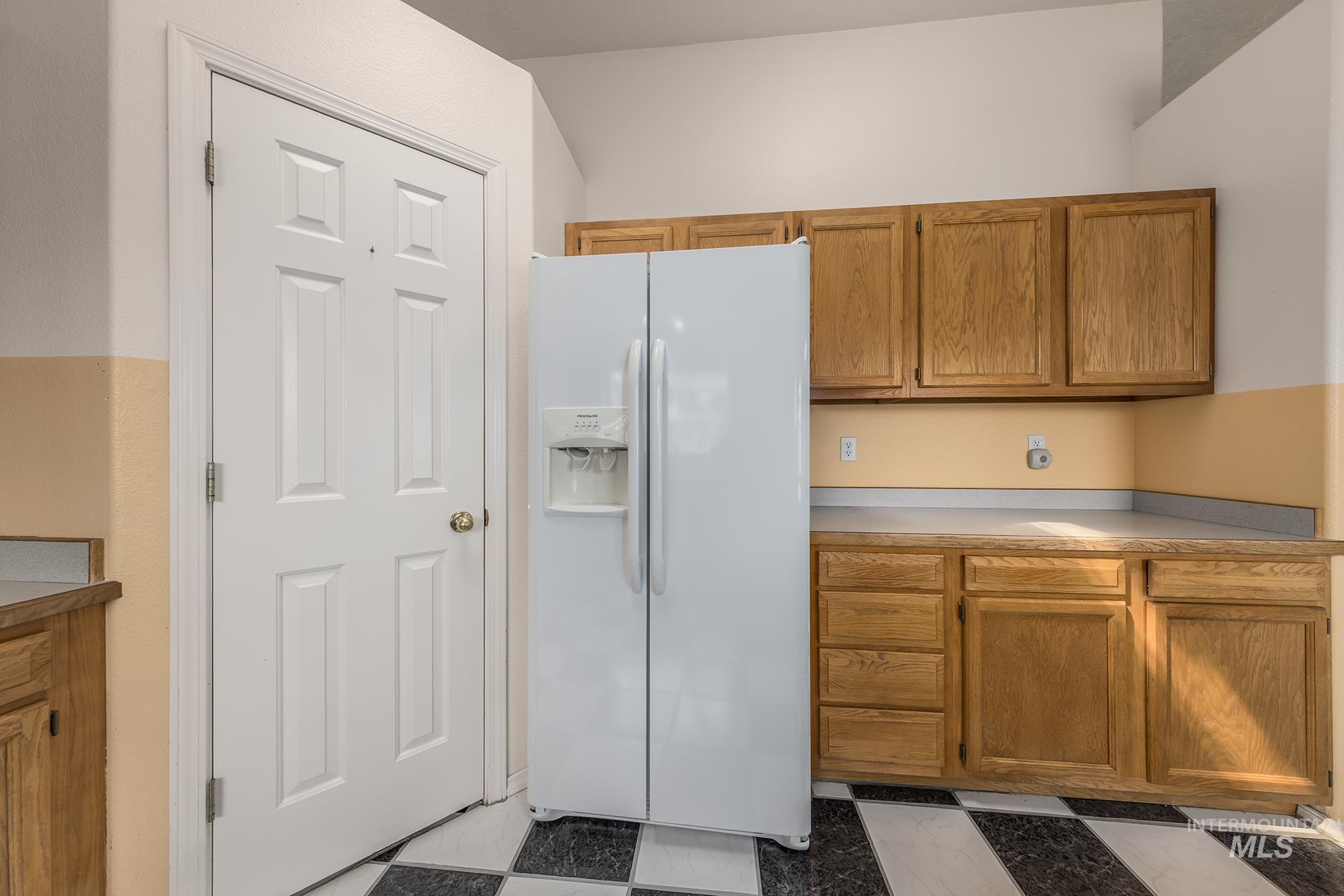 803 Ehrgood Ave Property Photo 17