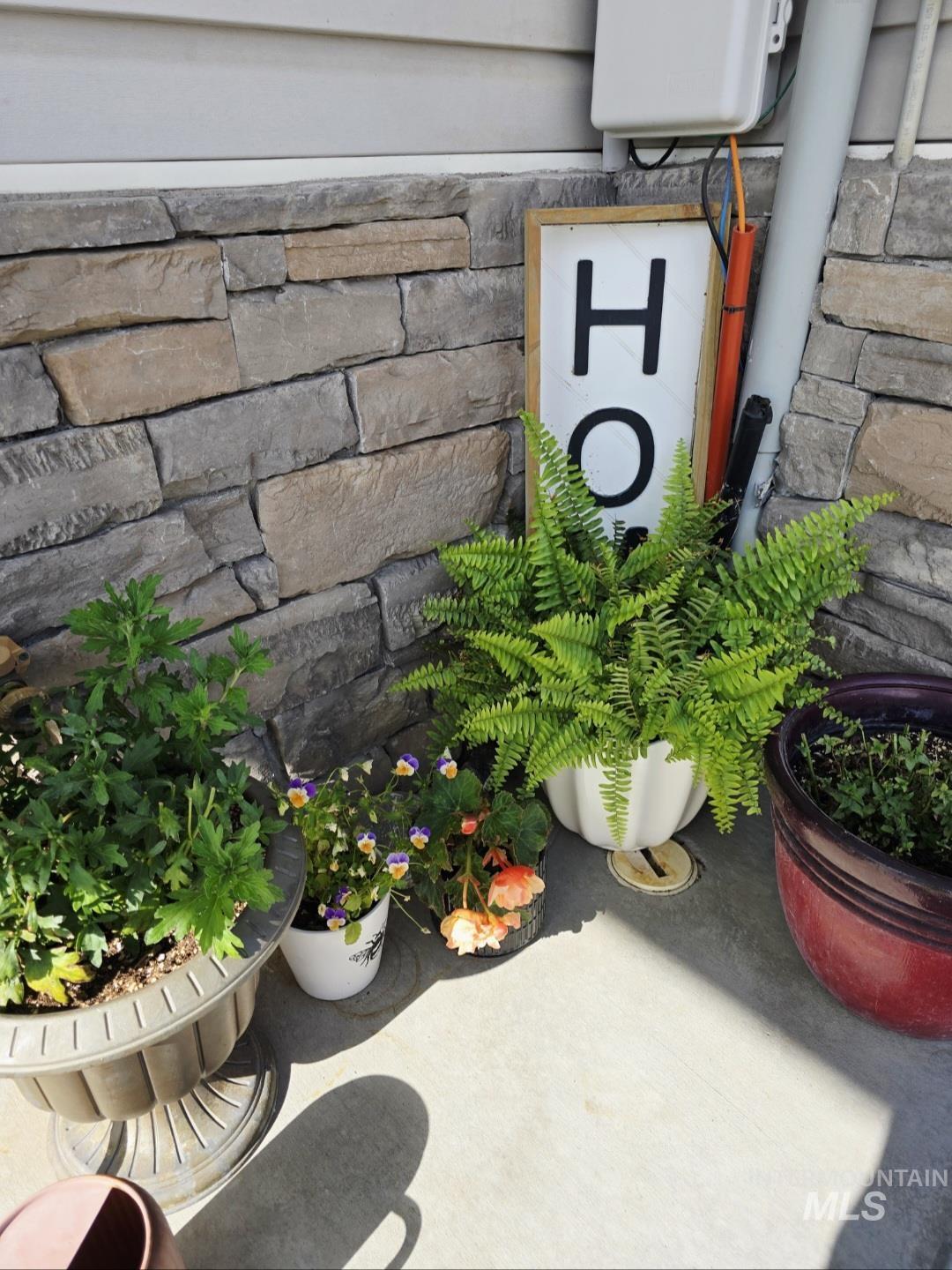 900 E 20th Property Photo 2