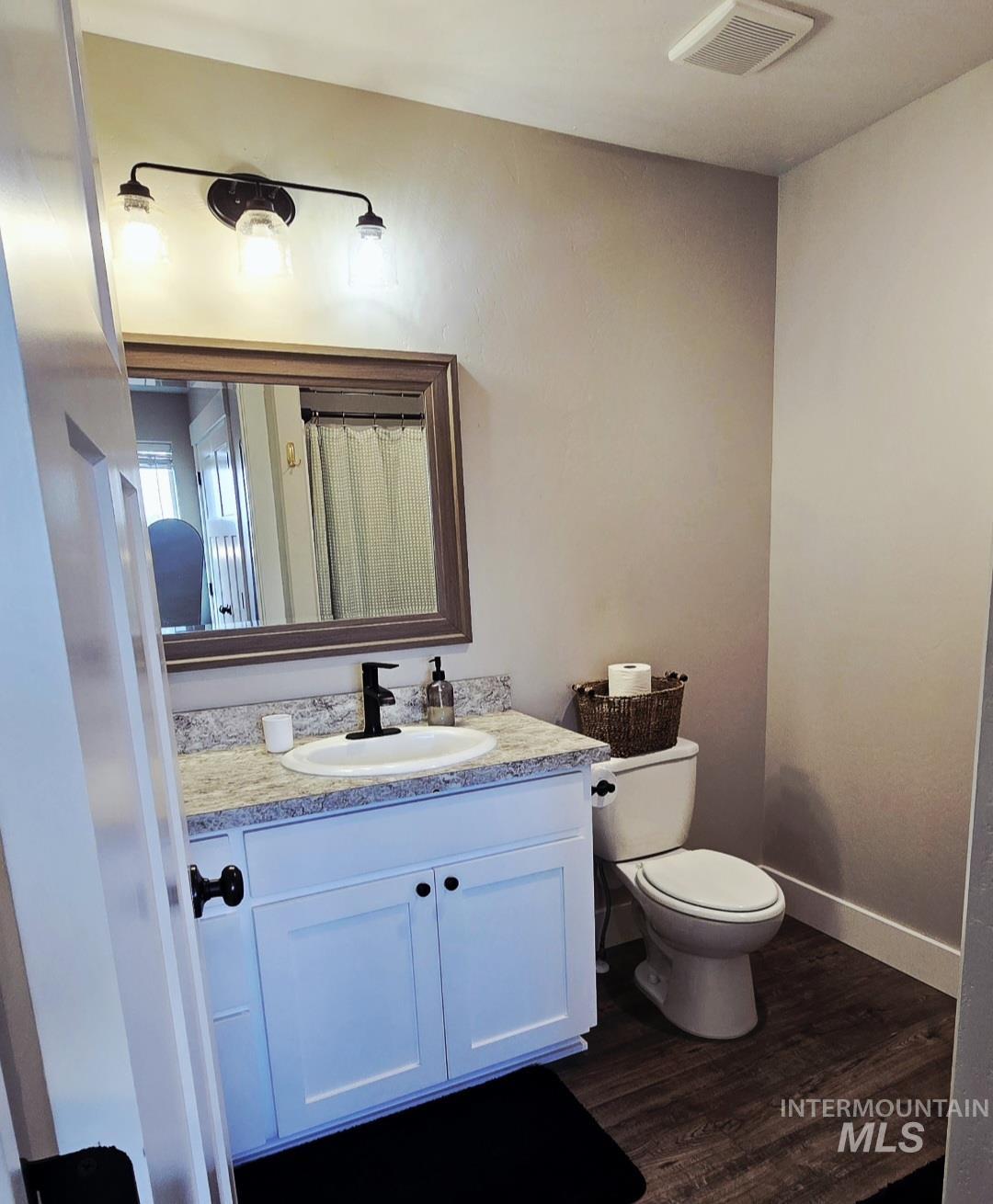 900 E 20th Property Photo 14