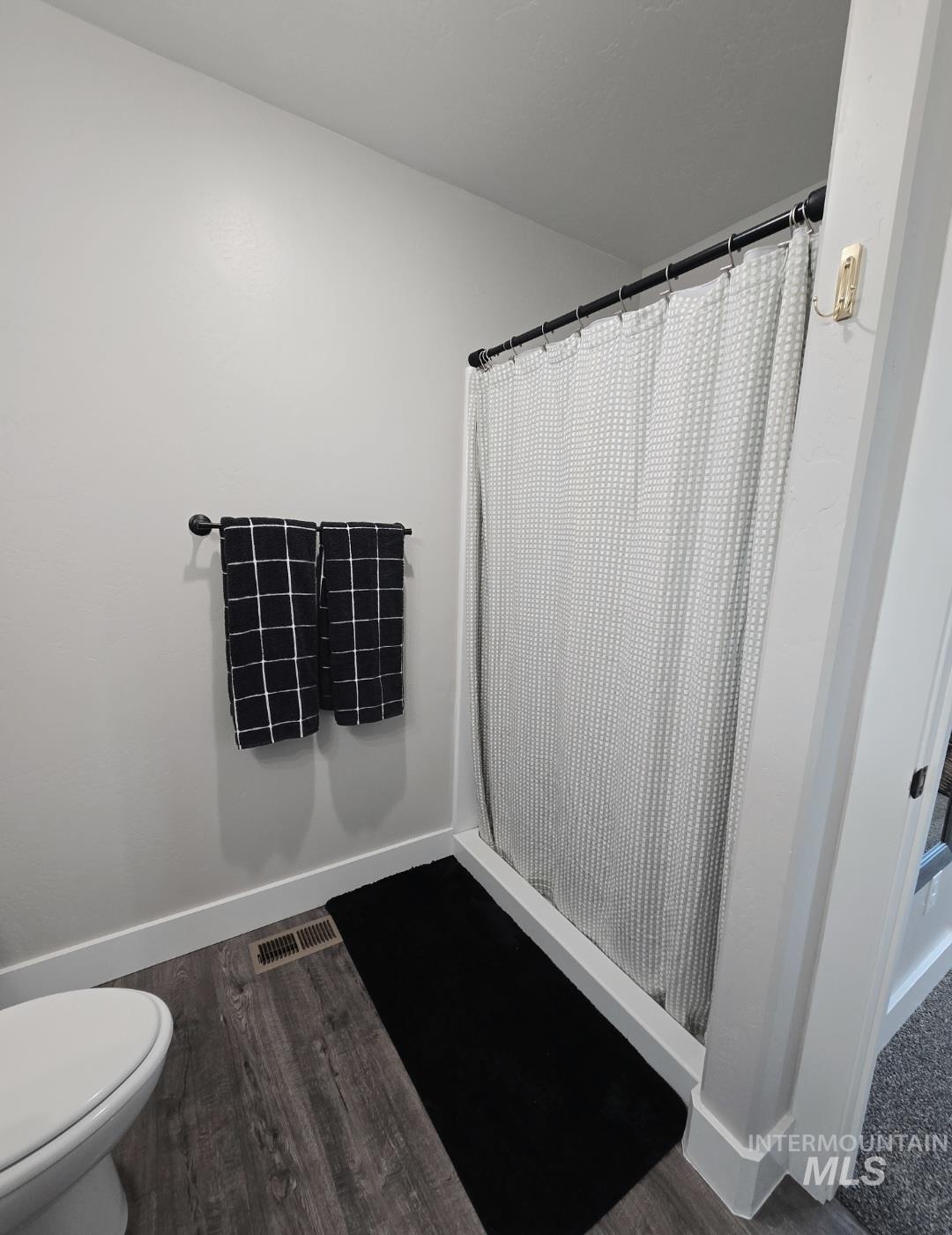 900 E 20th Property Photo 15