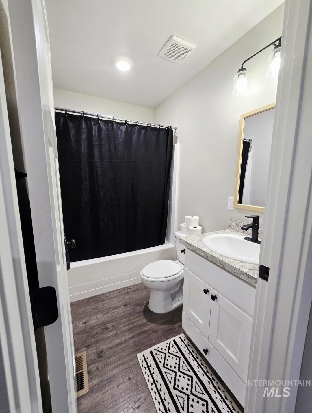 900 E 20th Property Photo 20