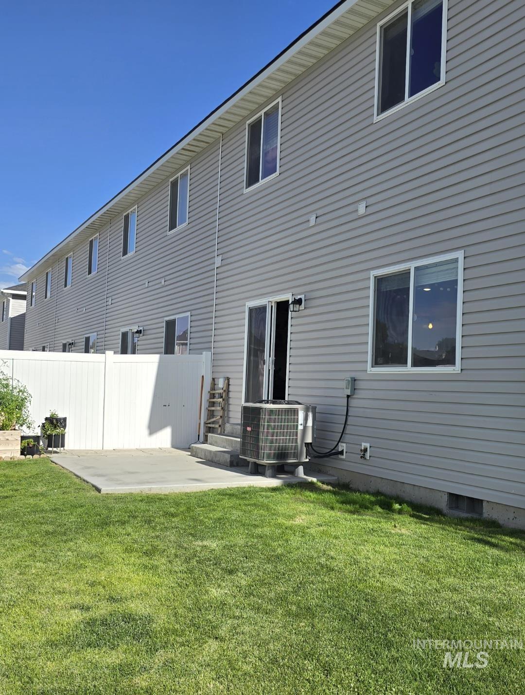 900 E 20th Property Photo 23