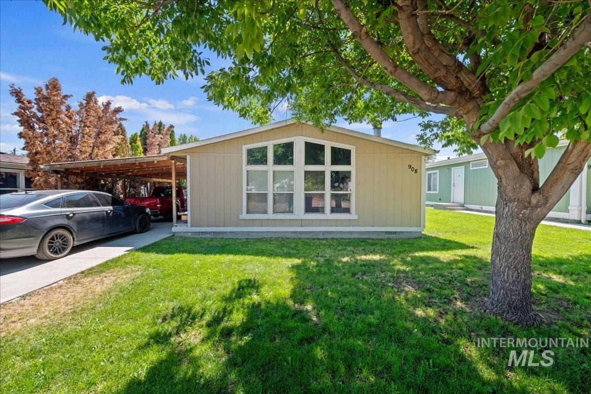 912 4th Ave N Property Photo 5